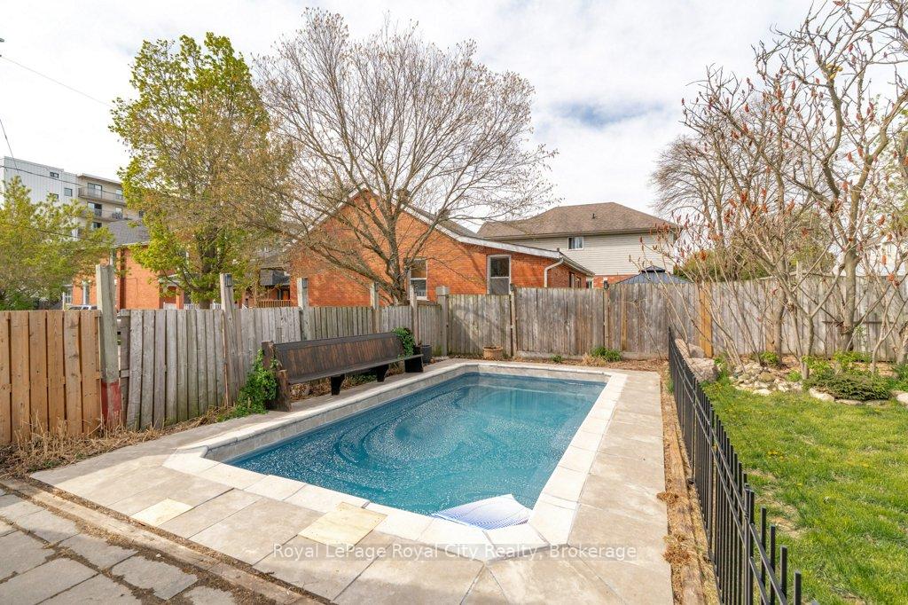 Photo 36 of 554 Woolwich Street, Guelph, Exhibition Park — HOMEH