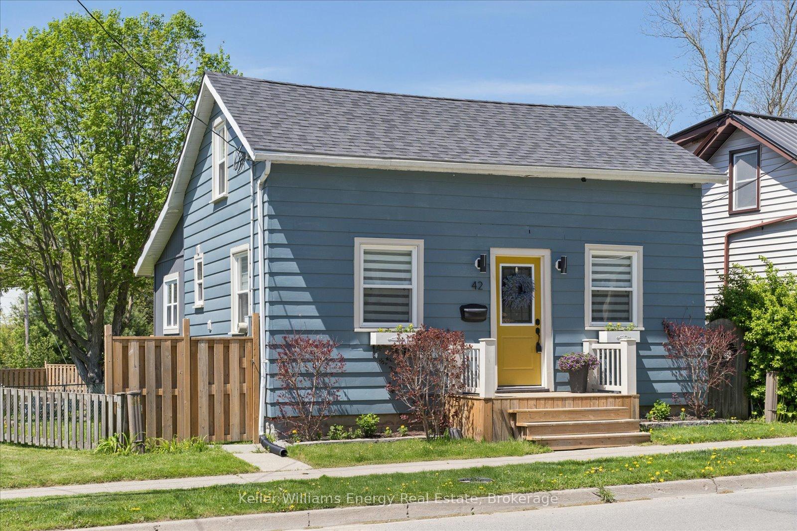 Front of 42 Hope Street N