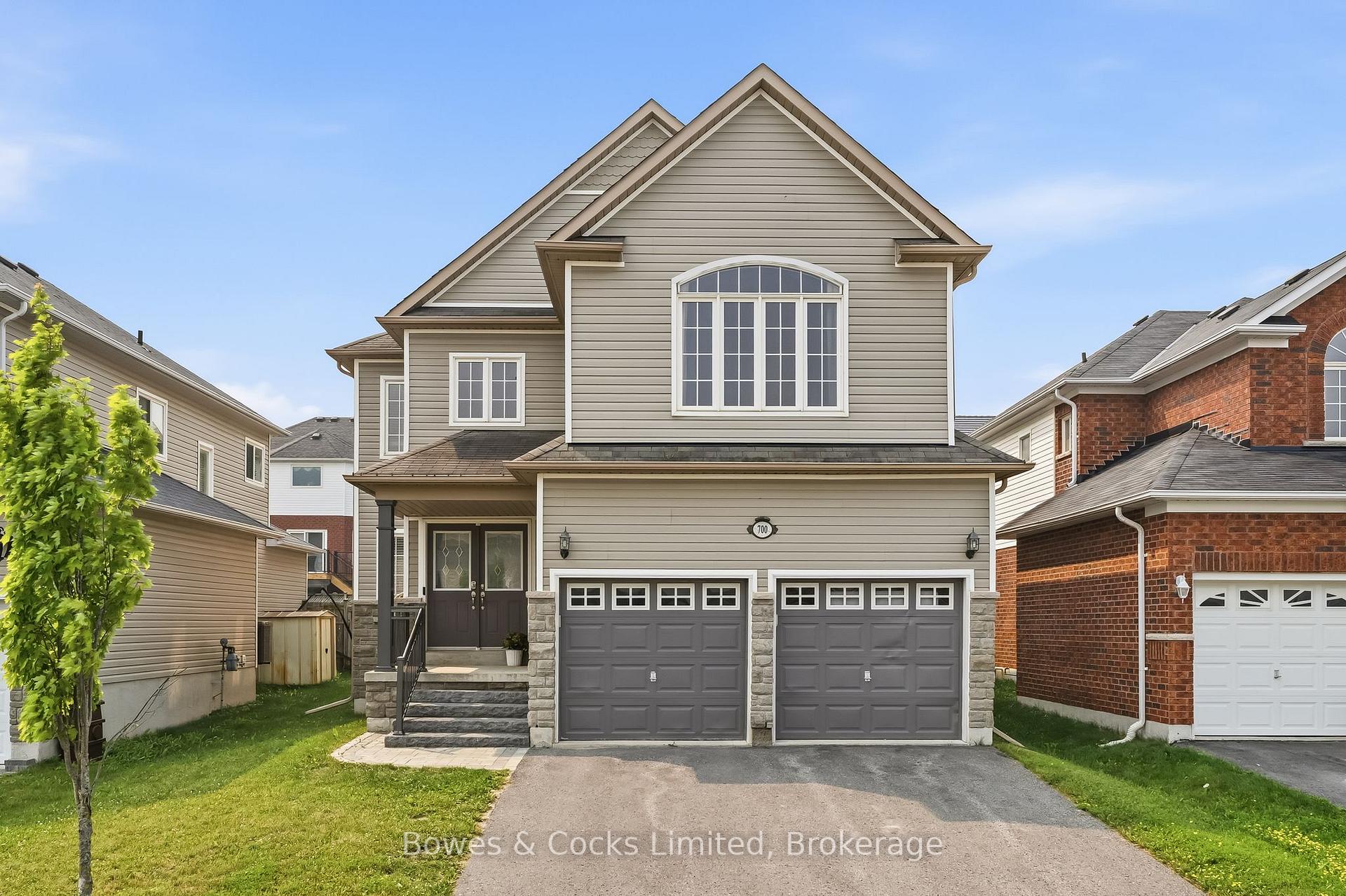 Photo 1 of 700 Tully Crescent, Peterborough, Monaghan Ward 2 — HOMEH