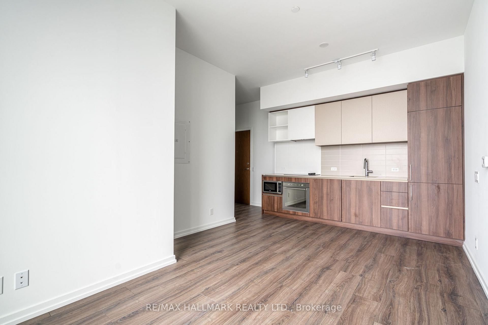 Photo 5 of Unit 311, 1000 Portage Parkway E, Vaughan, Vaughan Corporate Centre — HOMEH