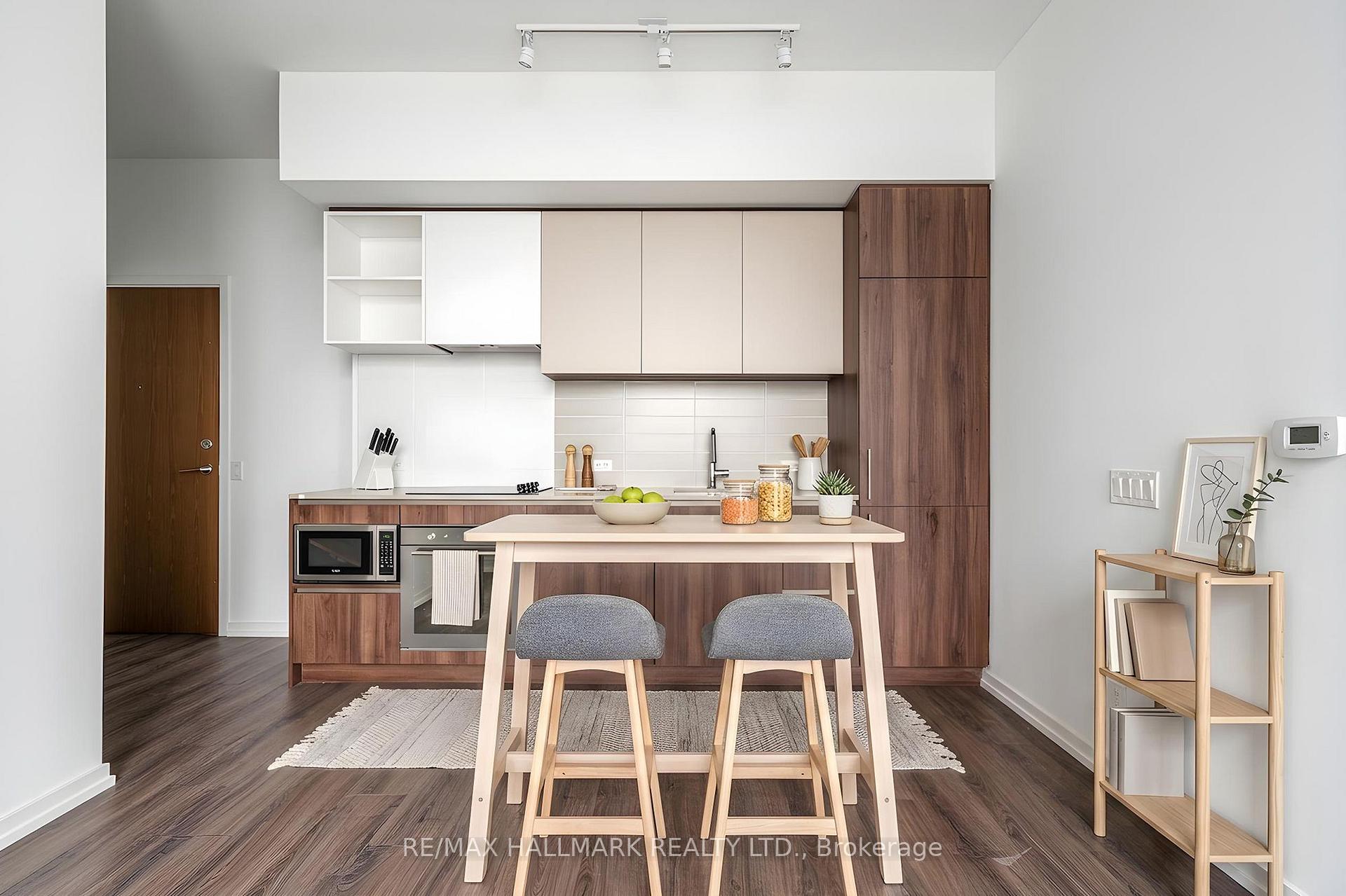 Photo 6 of Unit 311, 1000 Portage Parkway E, Vaughan, Vaughan Corporate Centre — HOMEH