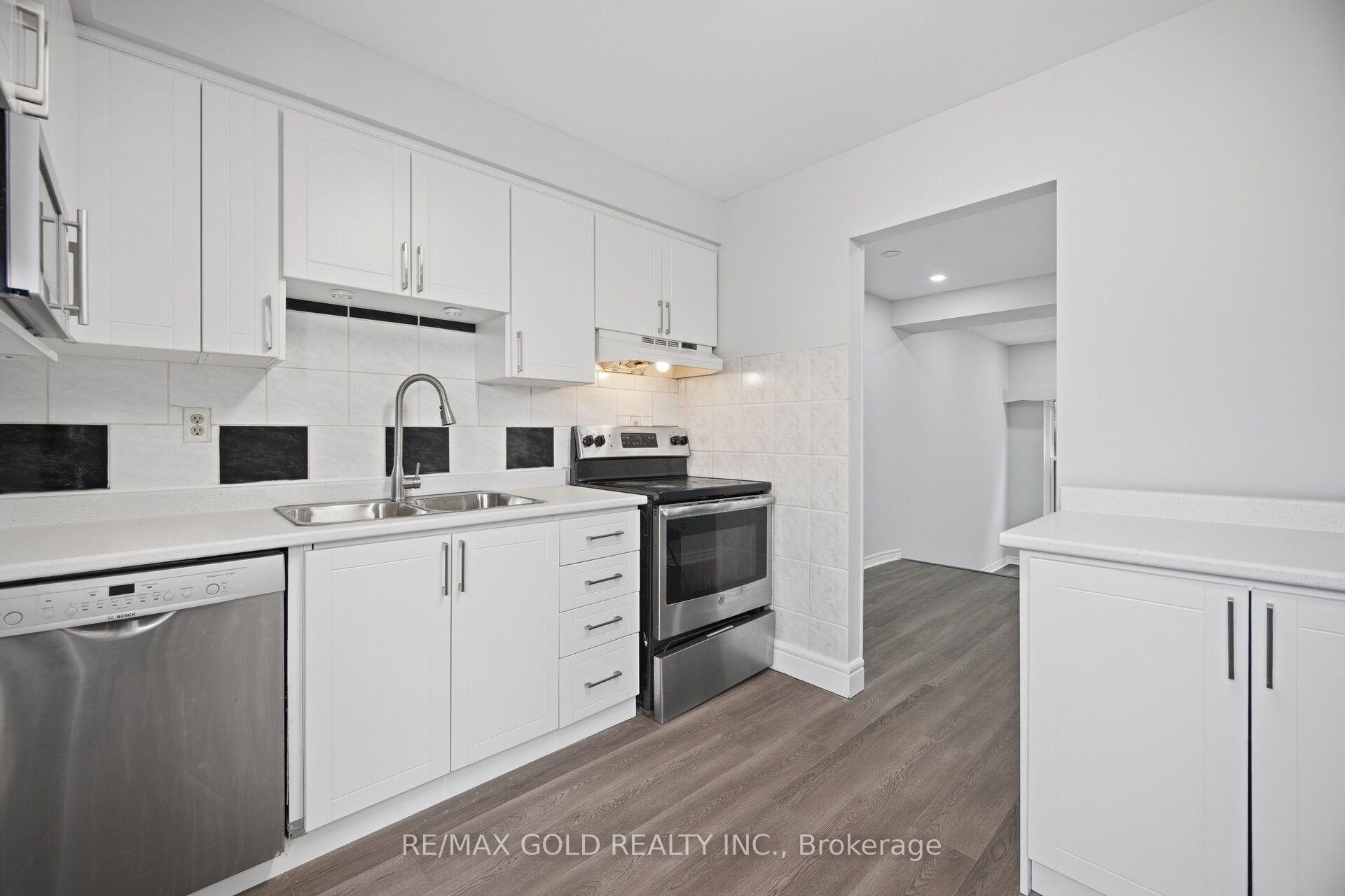 Photo 3 of 16 Crawford Drive, Brampton, Madoc — HOMEH