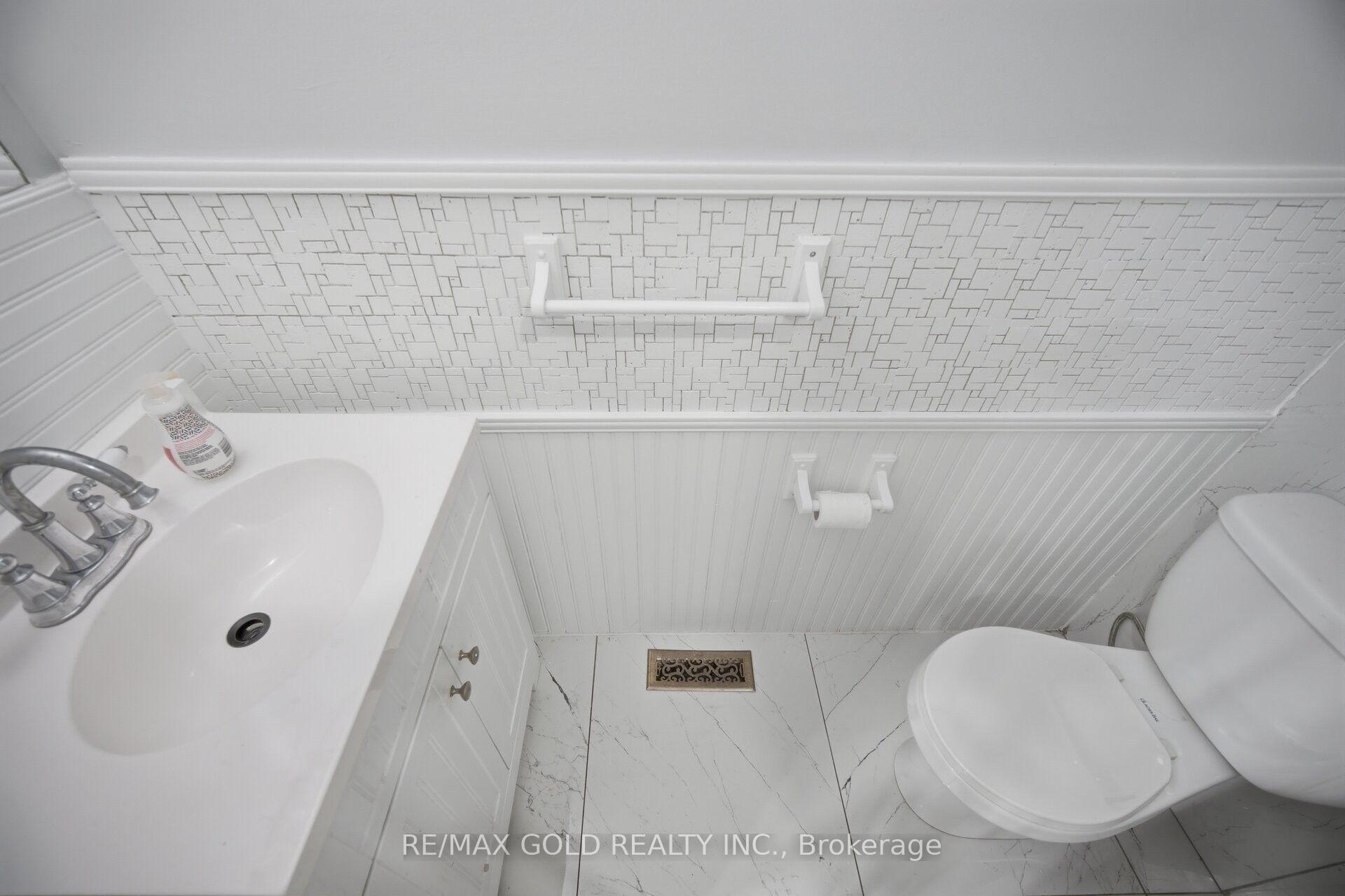 Photo 11 of 16 Crawford Drive, Brampton, Madoc — HOMEH