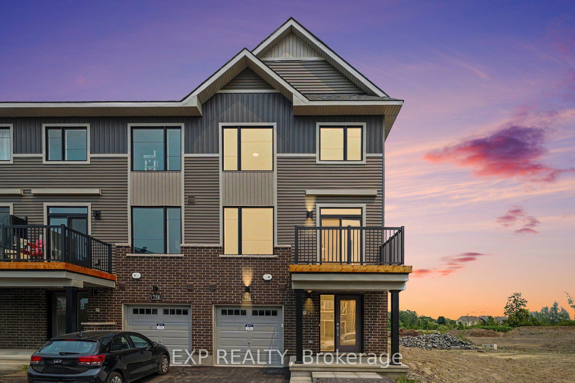 Photo 2 of 756 Tadpole Crescent, Ottawa, Barrhaven - Half Moon Bay — HOMEH