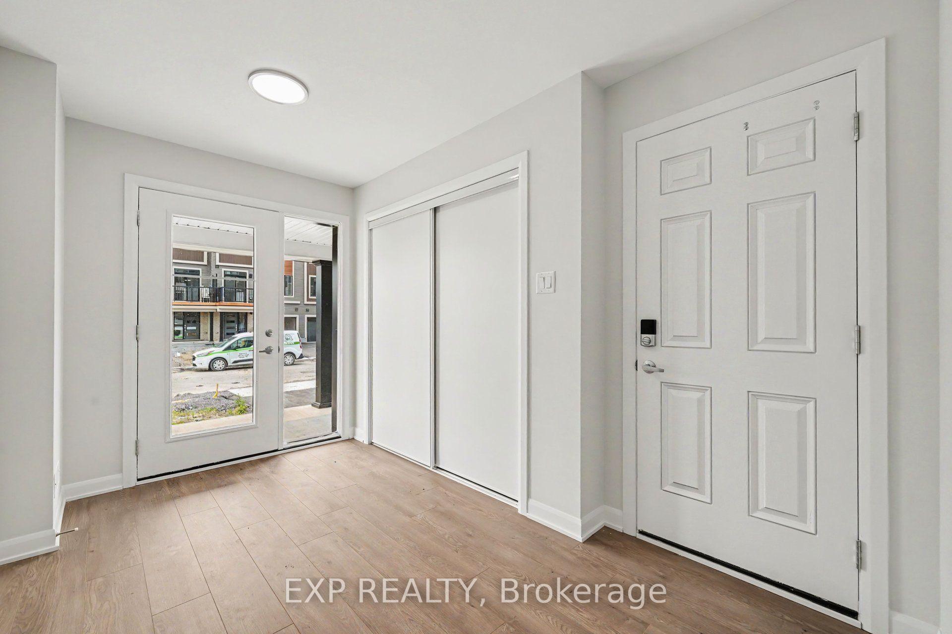 Photo 5 of 756 Tadpole Crescent, Ottawa, Barrhaven - Half Moon Bay — HOMEH