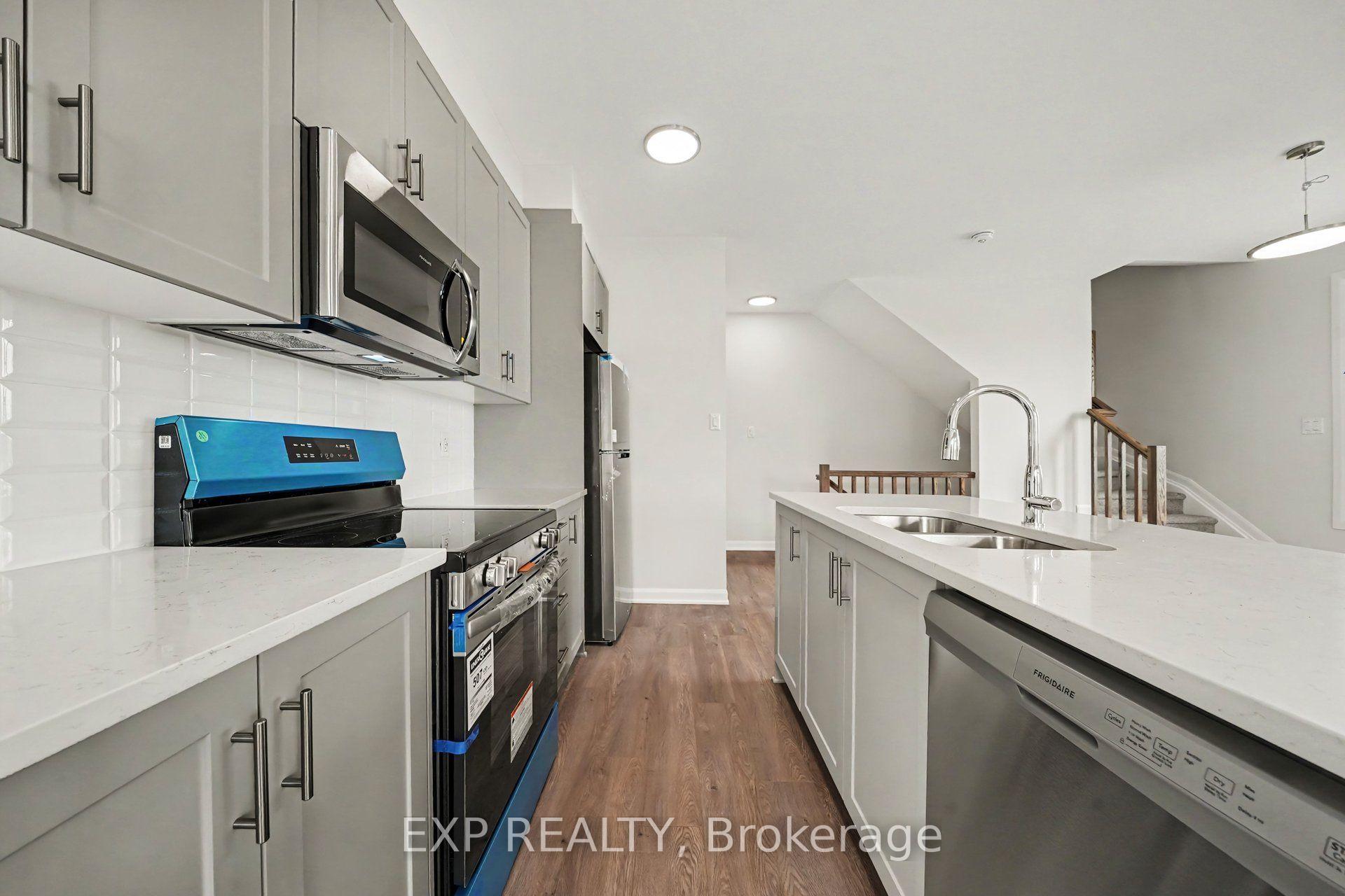 Photo 10 of 756 Tadpole Crescent, Ottawa, Barrhaven - Half Moon Bay — HOMEH