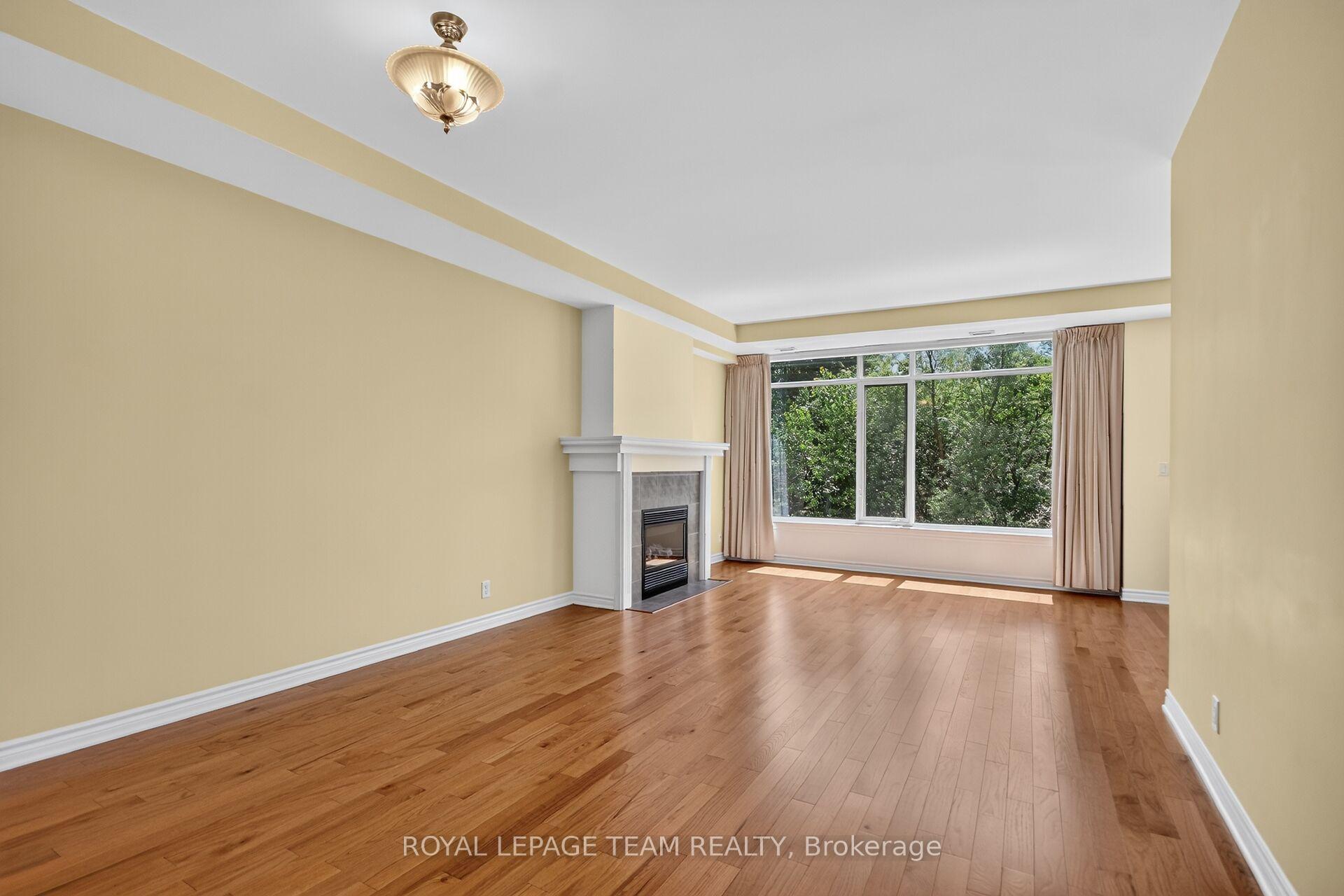 Photo 8 of Unit 406, 136 Darlington Private, Ottawa, Hunt Club/Western Community — HOMEH