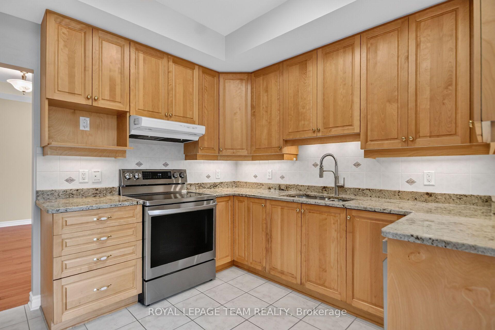 Photo 14 of Unit 406, 136 Darlington Private, Ottawa, Hunt Club/Western Community — HOMEH
