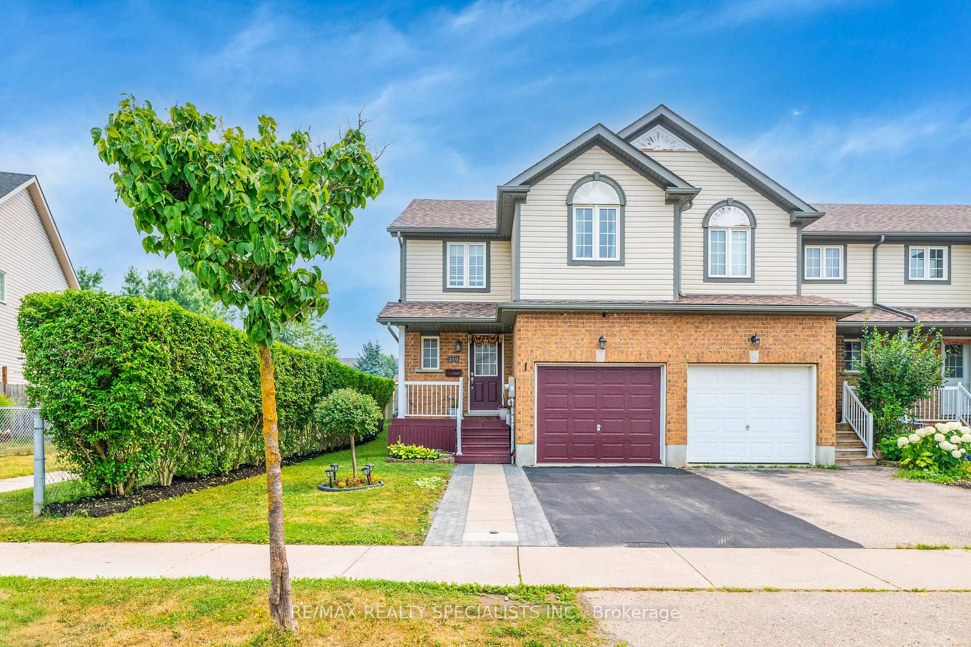 Photo 1 of 219 Prosperity Drive, Kitchener, Larentian West — HOMEH