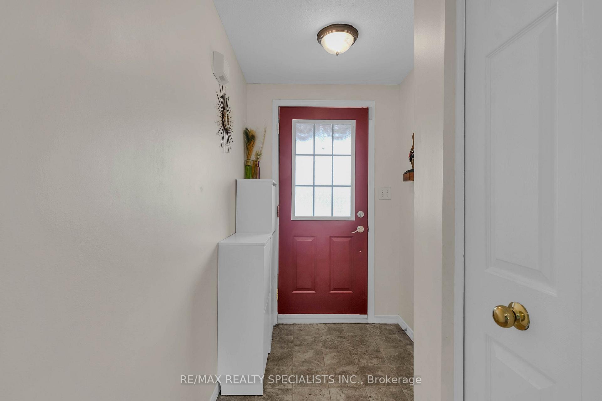 Photo 3 of 219 Prosperity Drive, Kitchener, Larentian West — HOMEH