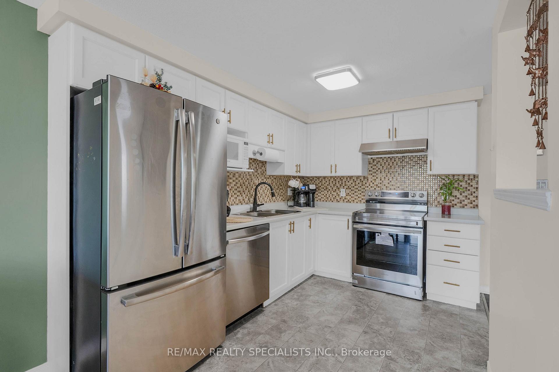 Photo 10 of 219 Prosperity Drive, Kitchener, Larentian West — HOMEH