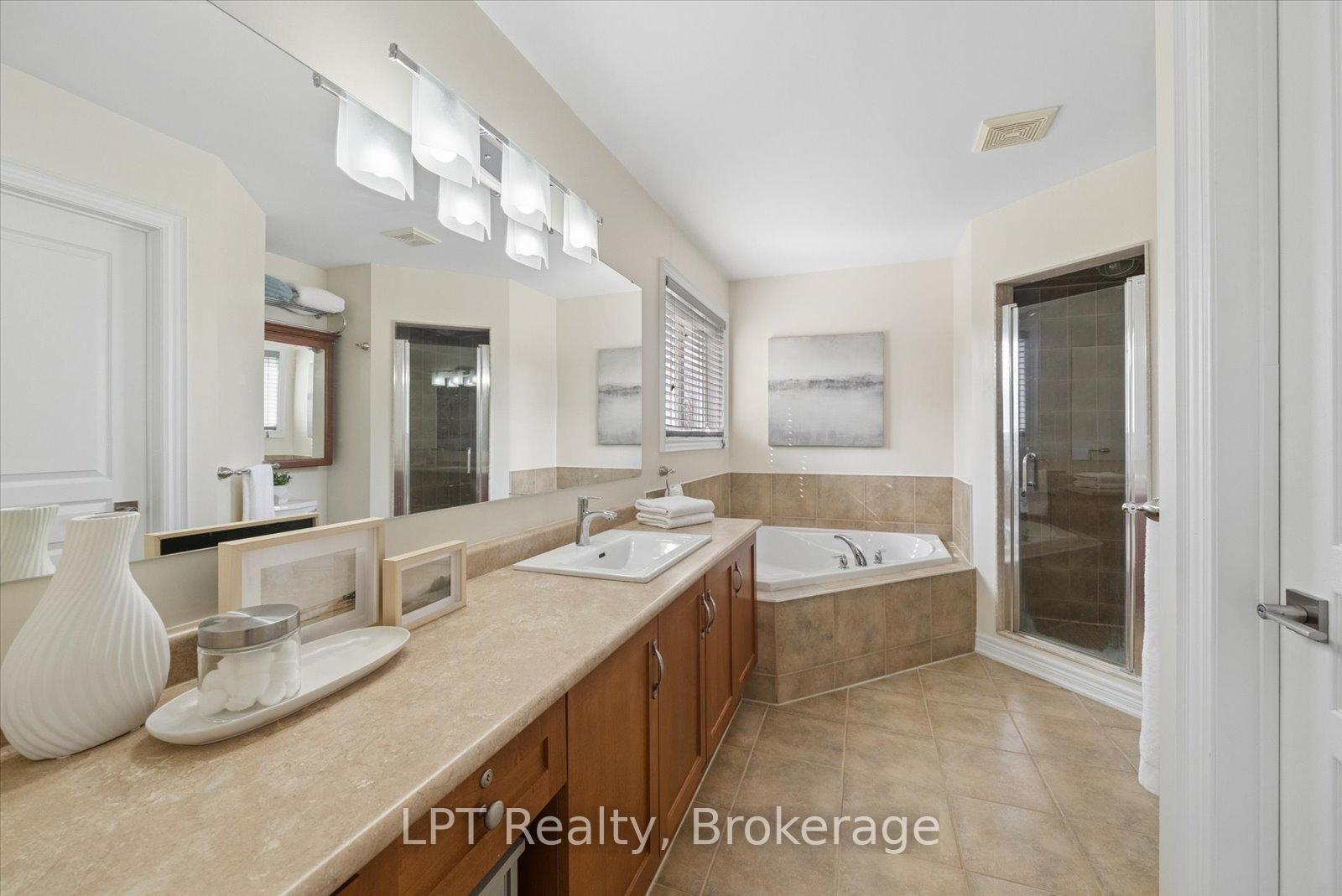 Photo 32 of 1329 Coldstream Drive, Oshawa, Taunton — HOMEH