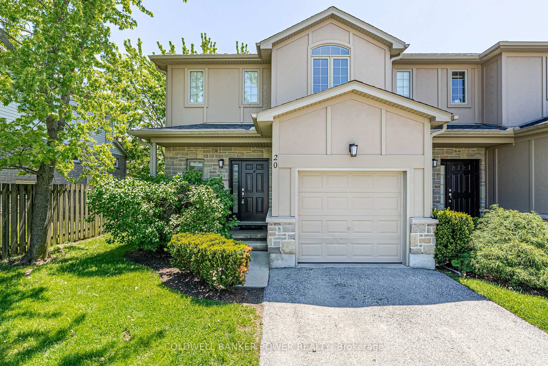 Front of Unit 20, 2089 Beaverbrook Avenue
