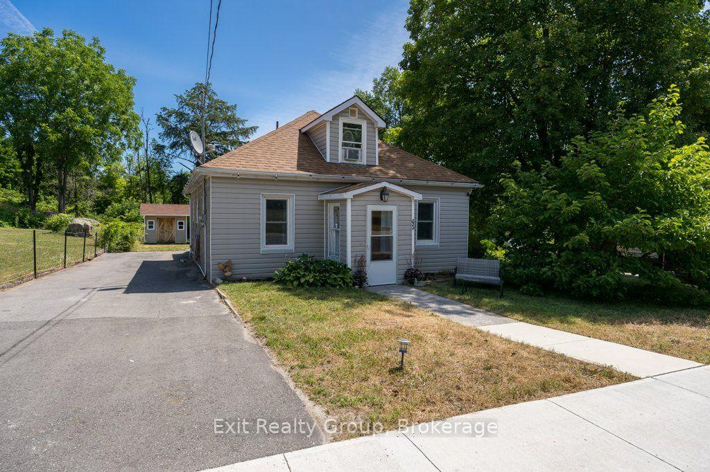 Photo 2 of 45 McClellan Street, Tweed, Tweed (Village) — HOMEH