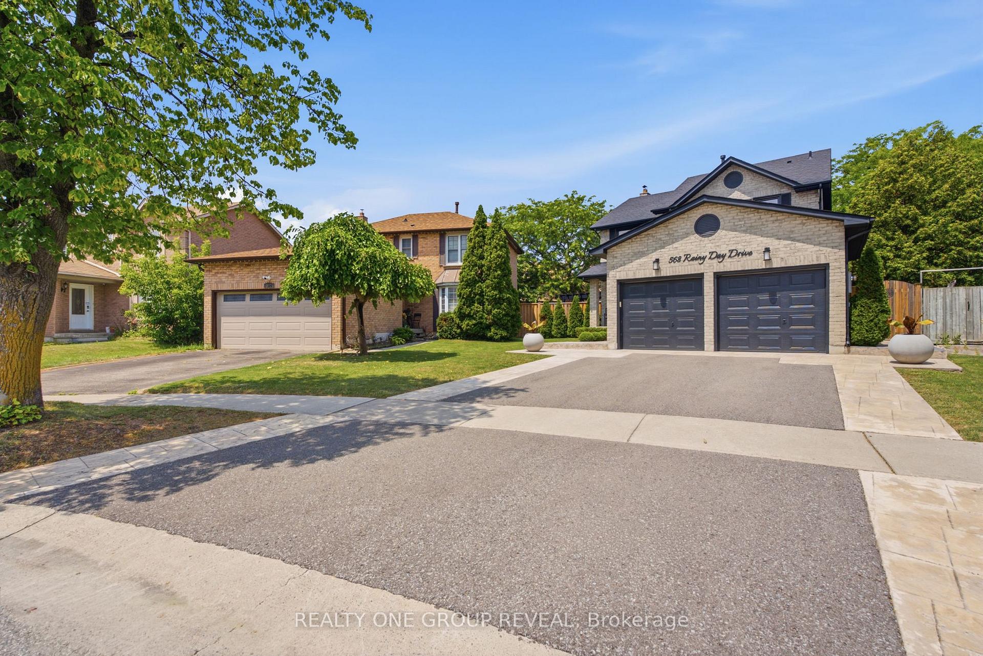 Photo 2 of 568 Rainy Day Drive, Pickering, Woodlands — HOMEH
