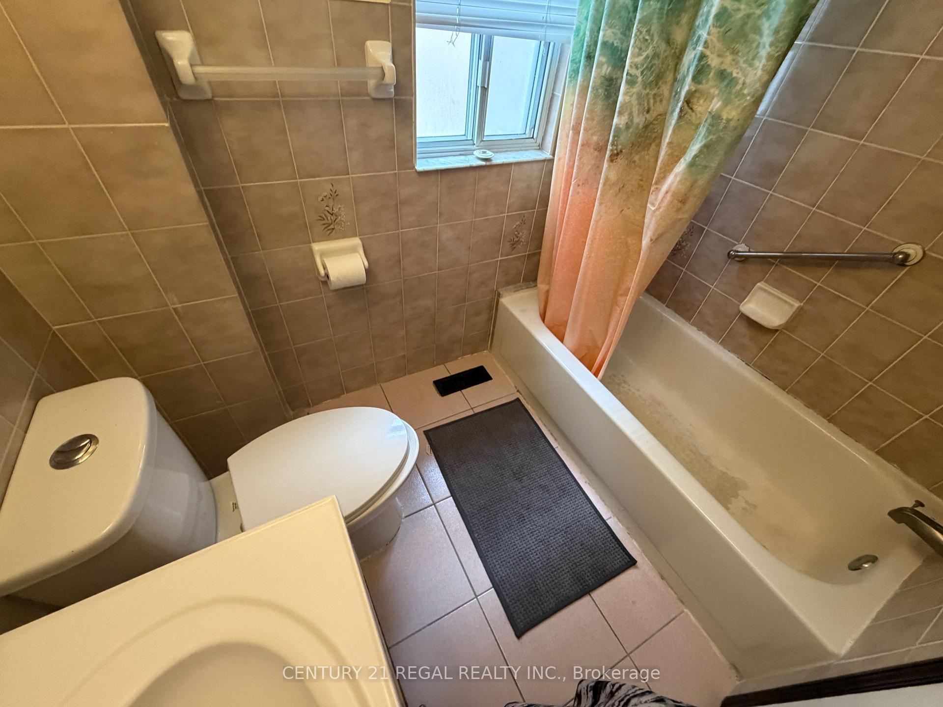 Photo 8 of 690 Jane Street, Toronto, Rockcliffe-Smythe — HOMEH