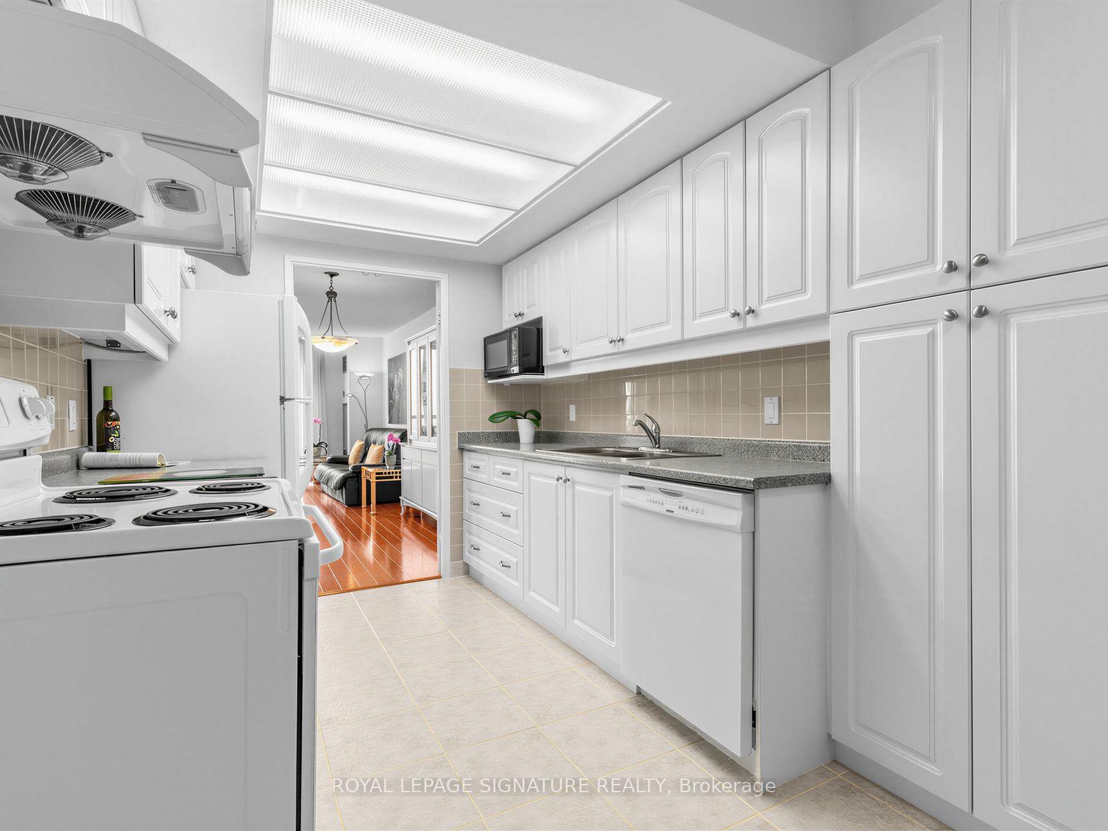 Photo 15 of Unit 2204, 205 Wynford Drive, Toronto, Flemingdon Park — HOMEH