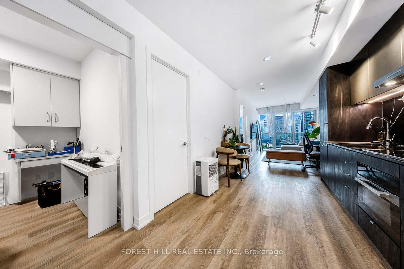 Photo 6 of Unit 601, 771 Yonge Street W, Toronto, Rosedale-Moore Park — HOMEH