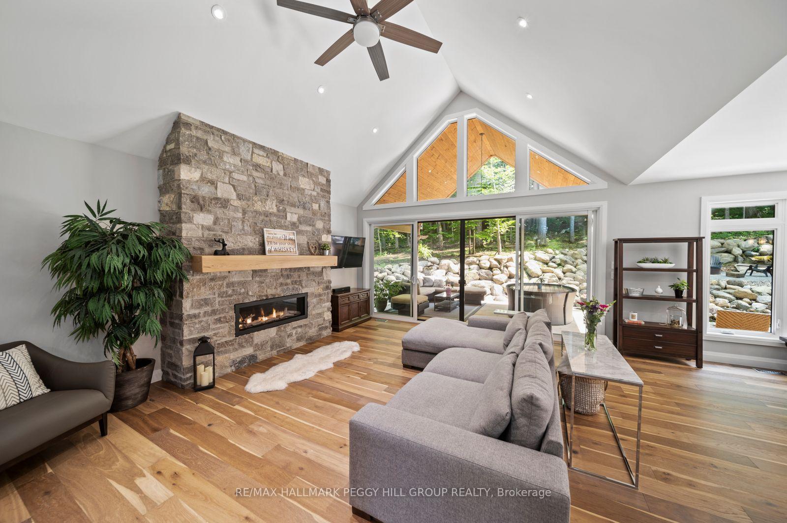 Photo 10 of 1087 Vindin Street, Midland — HOMEH