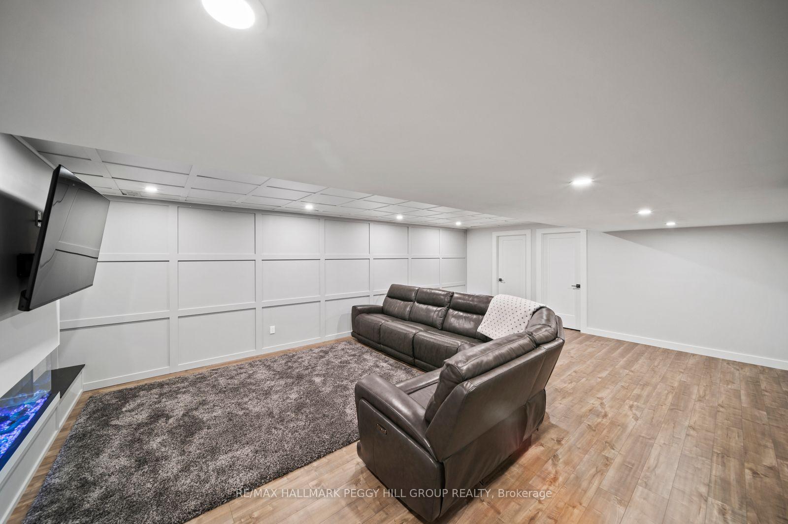 Photo 17 of 1087 Vindin Street, Midland — HOMEH
