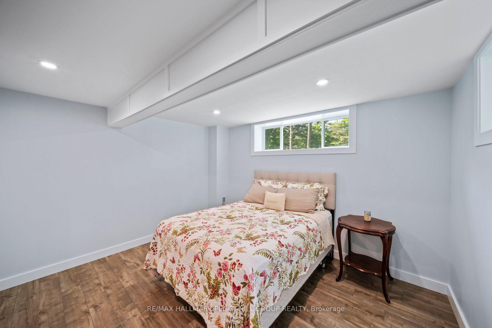 Photo 19 of 1087 Vindin Street, Midland — HOMEH