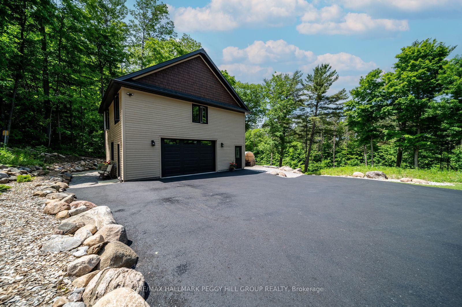 Photo 20 of 1087 Vindin Street, Midland — HOMEH
