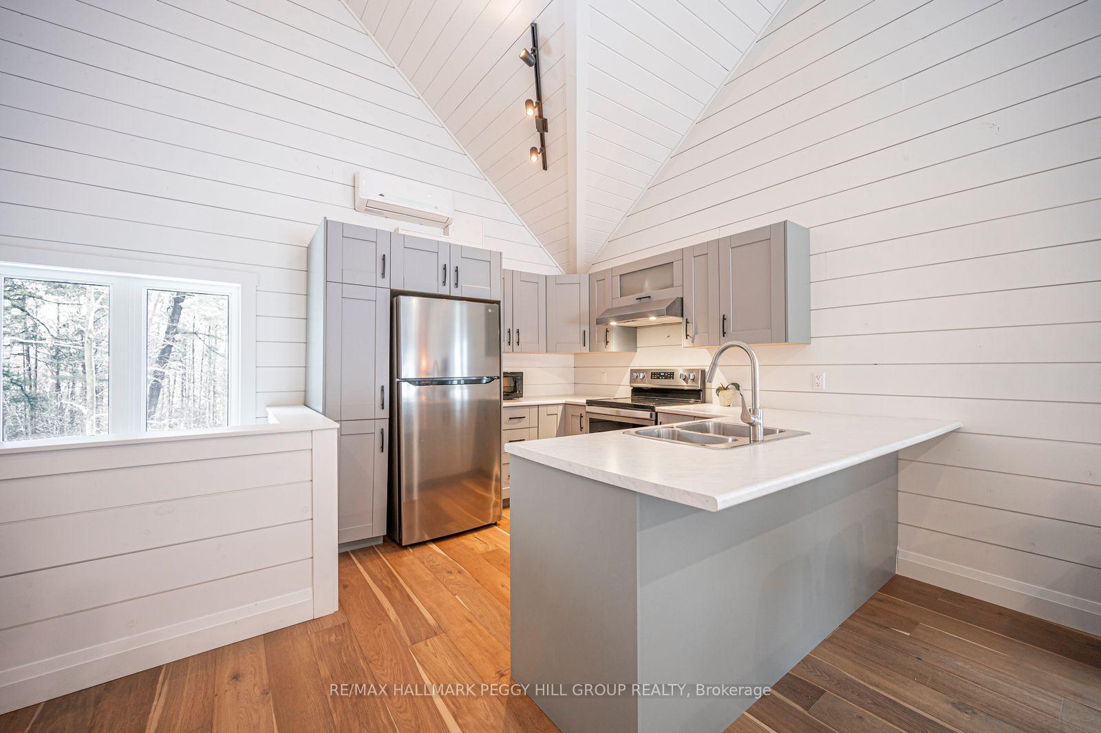 Photo 21 of 1087 Vindin Street, Midland — HOMEH