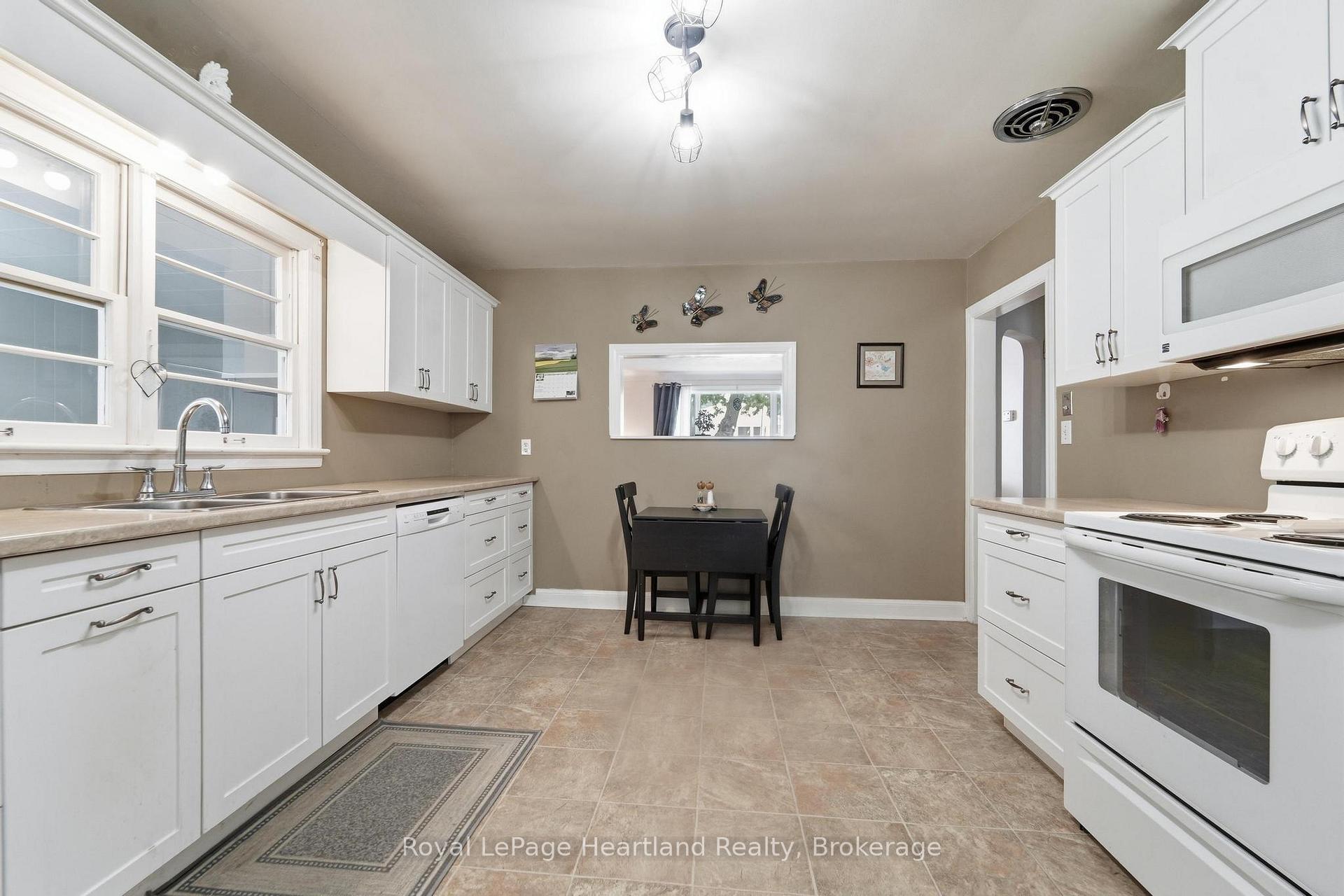Photo 10 of 175 Brock Street, Goderich, Goderich (Town) — HOMEH