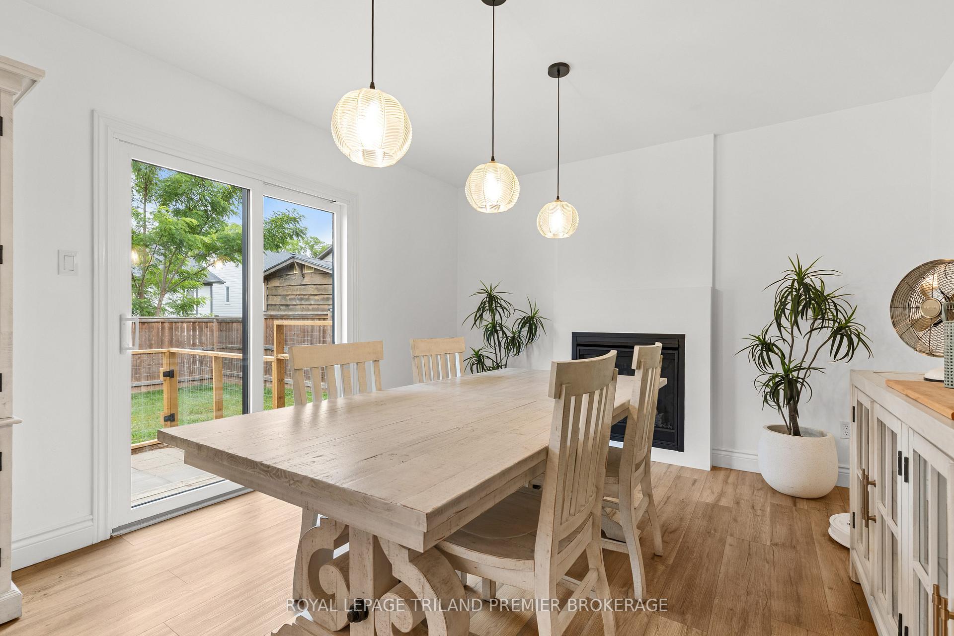 Photo 10 of 95 Gerald Crescent, London, South J — HOMEH