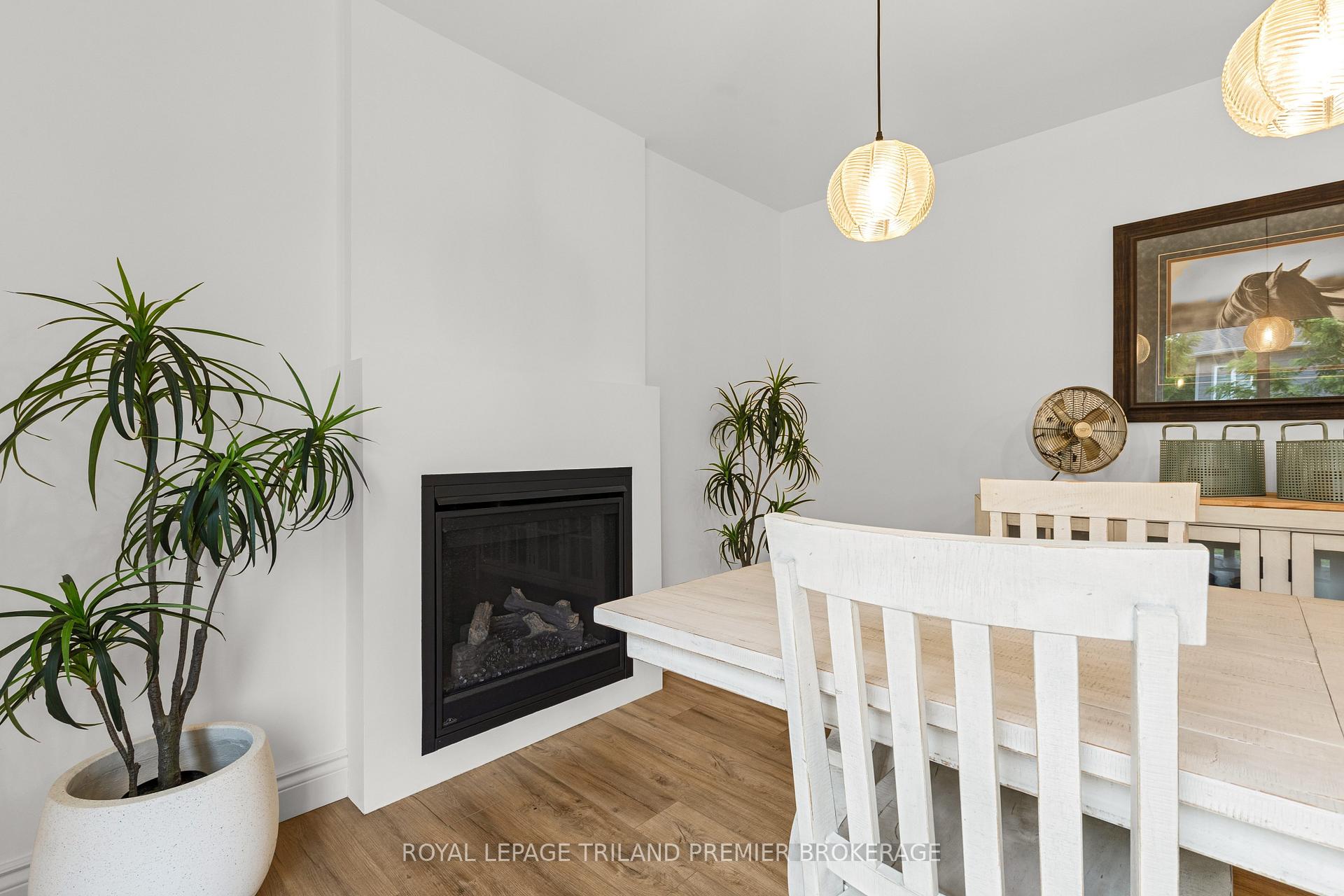 Photo 11 of 95 Gerald Crescent, London, South J — HOMEH