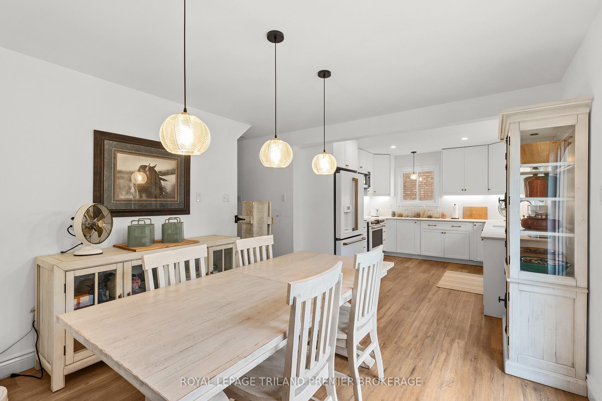 Photo 12 of 95 Gerald Crescent, London, South J — HOMEH