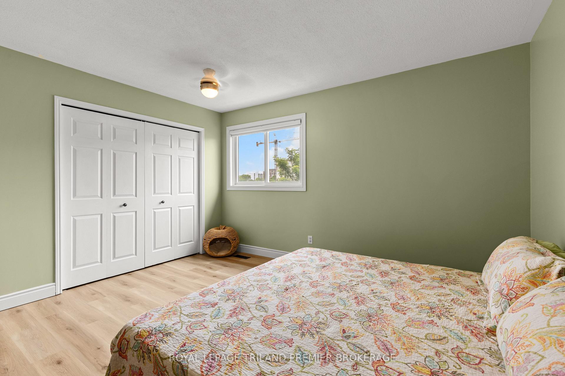 Photo 19 of 95 Gerald Crescent, London, South J — HOMEH