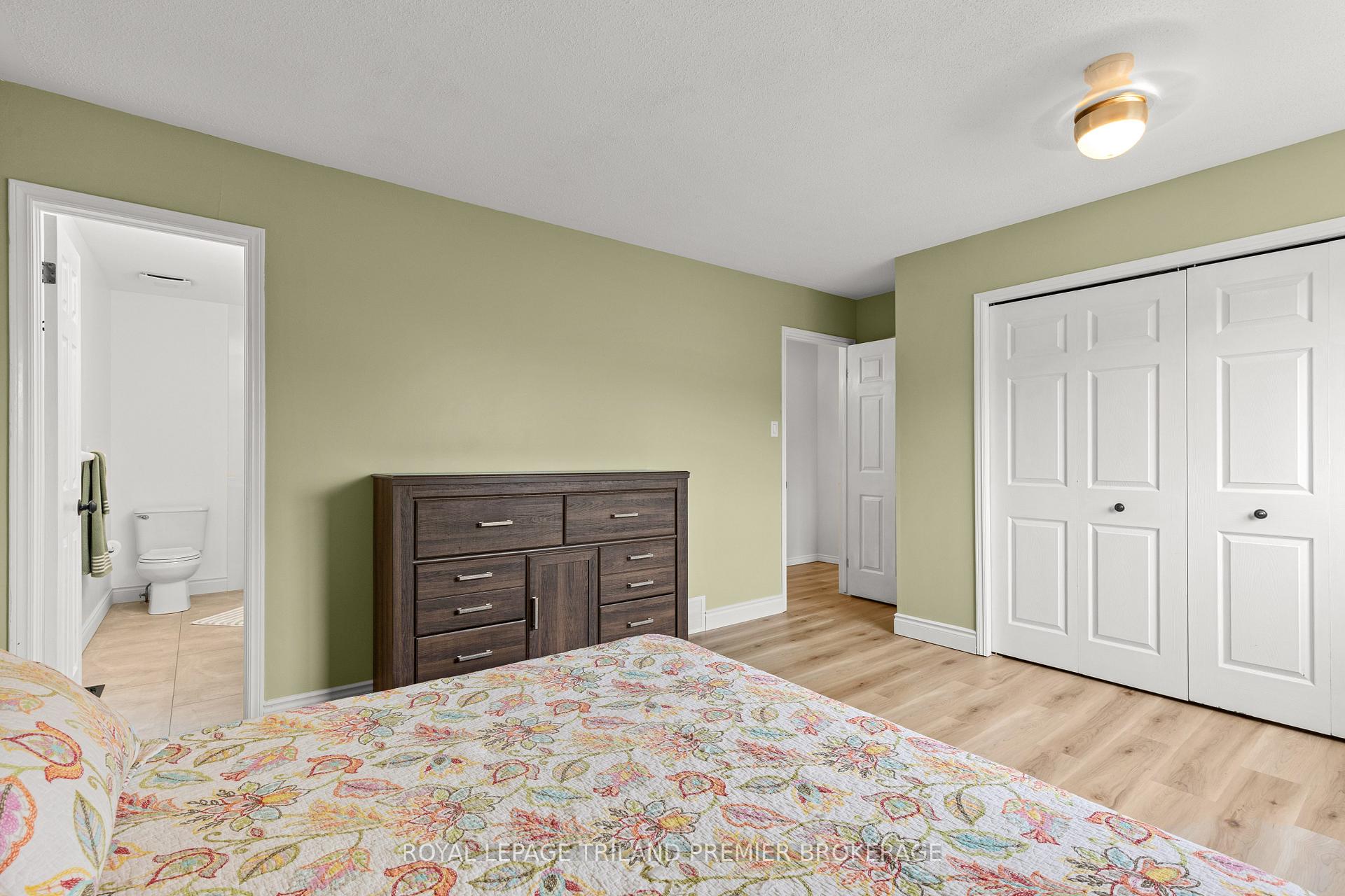 Photo 20 of 95 Gerald Crescent, London, South J — HOMEH