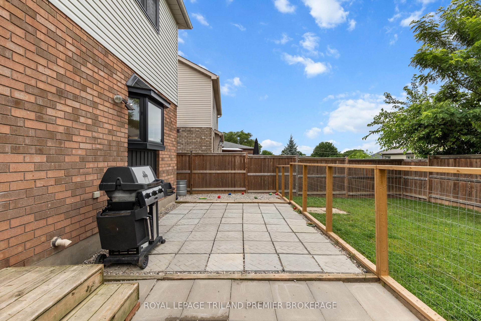 Photo 34 of 95 Gerald Crescent, London, South J — HOMEH