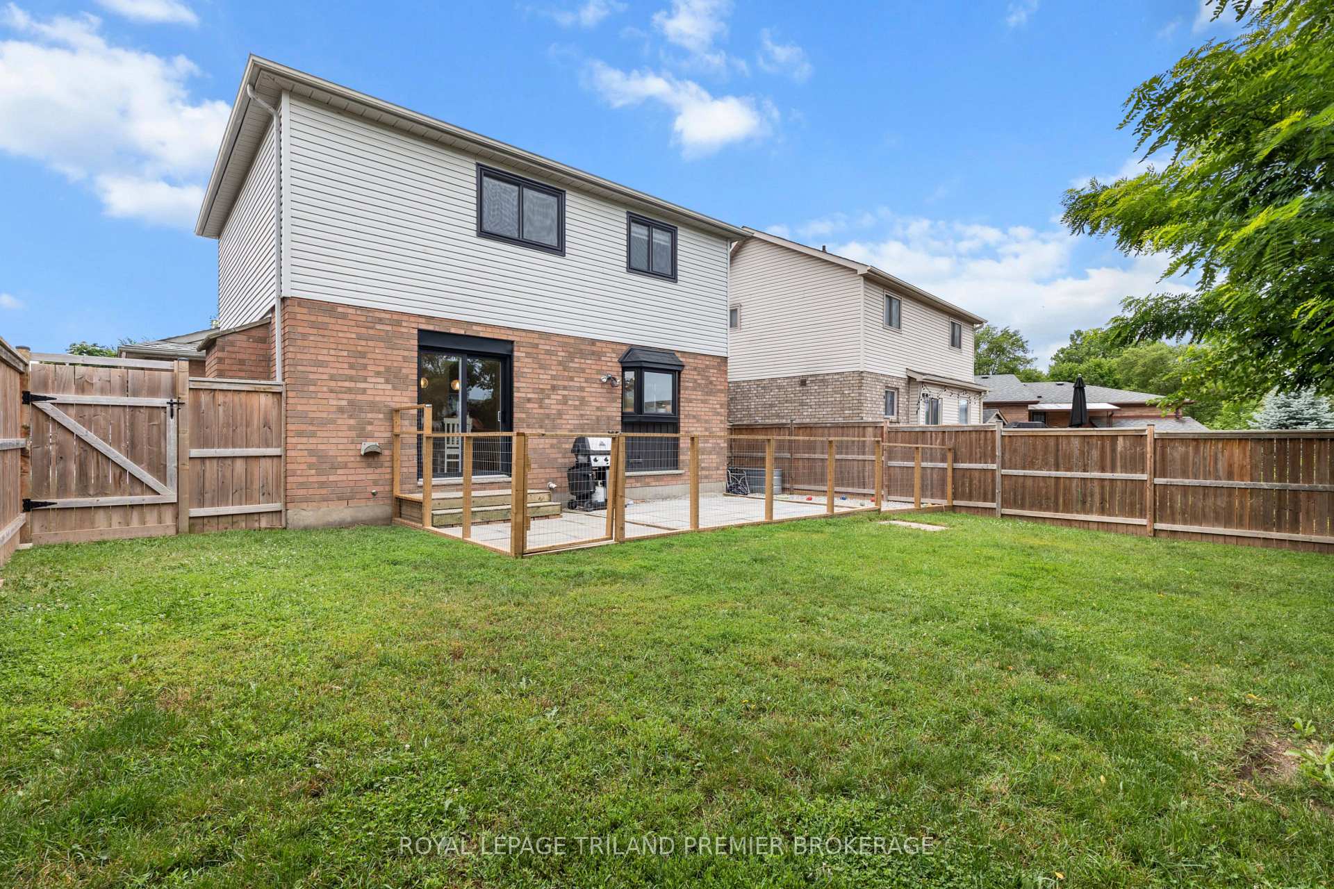 Photo 35 of 95 Gerald Crescent, London, South J — HOMEH