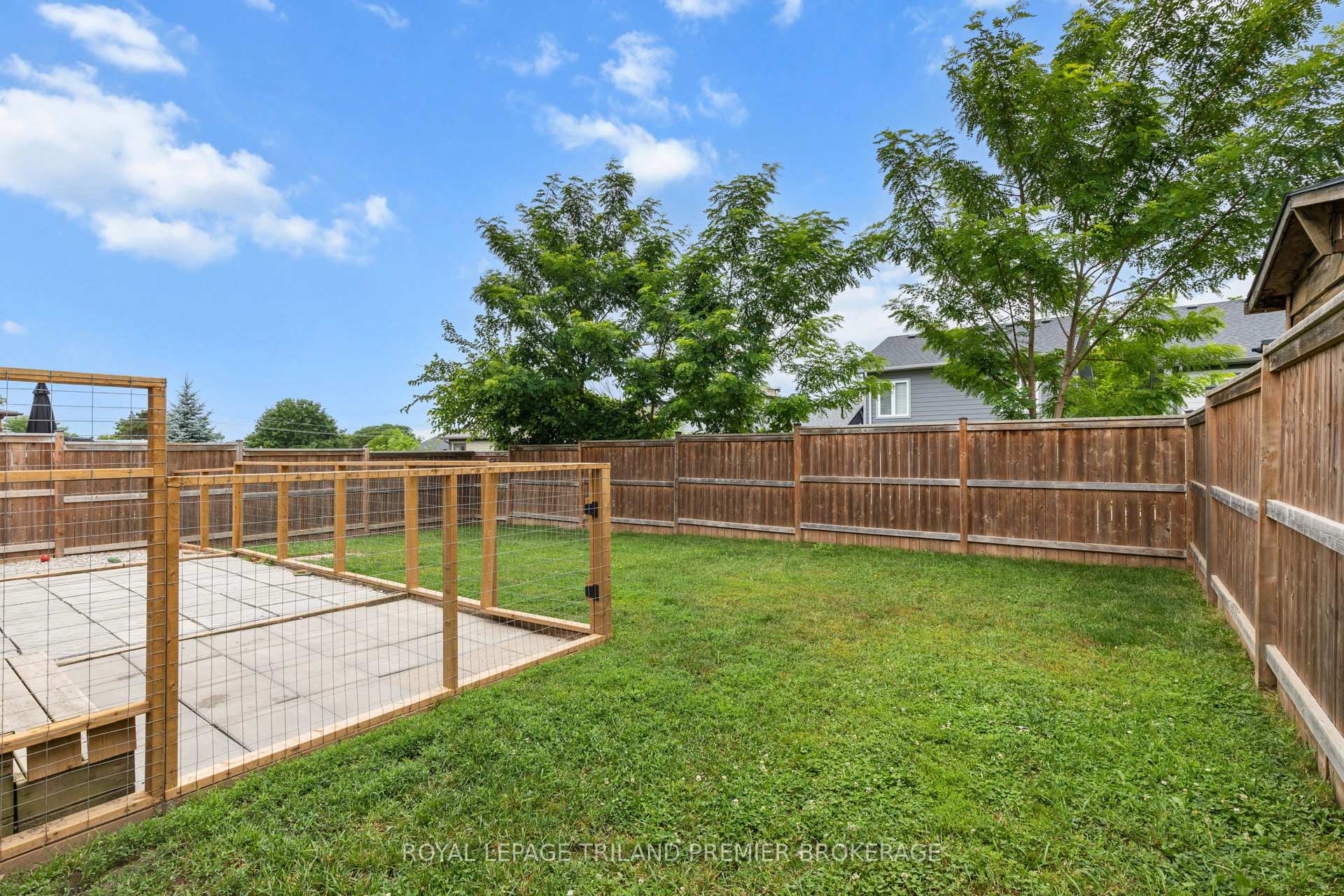 Photo 36 of 95 Gerald Crescent, London, South J — HOMEH