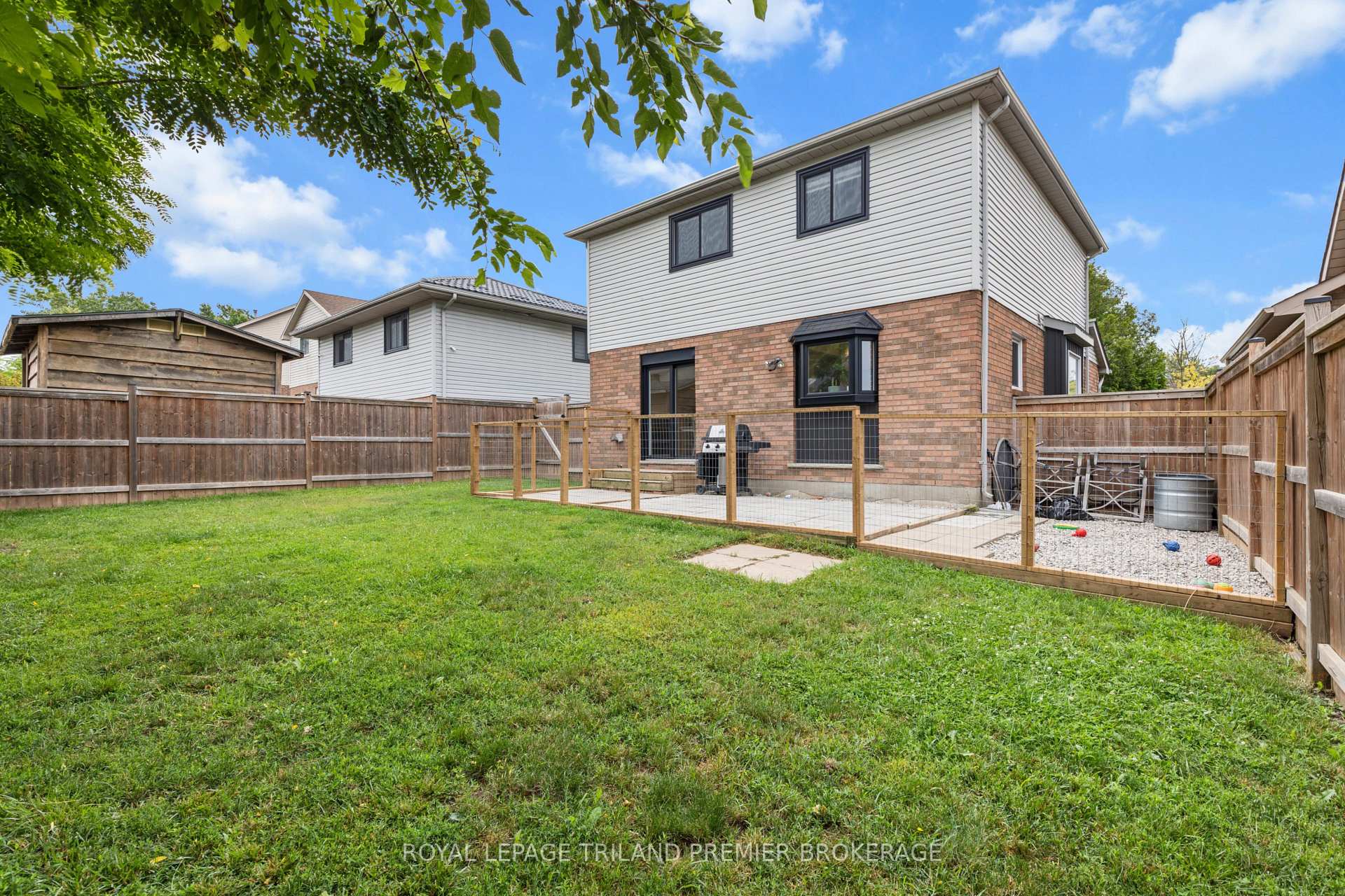 Photo 37 of 95 Gerald Crescent, London, South J — HOMEH