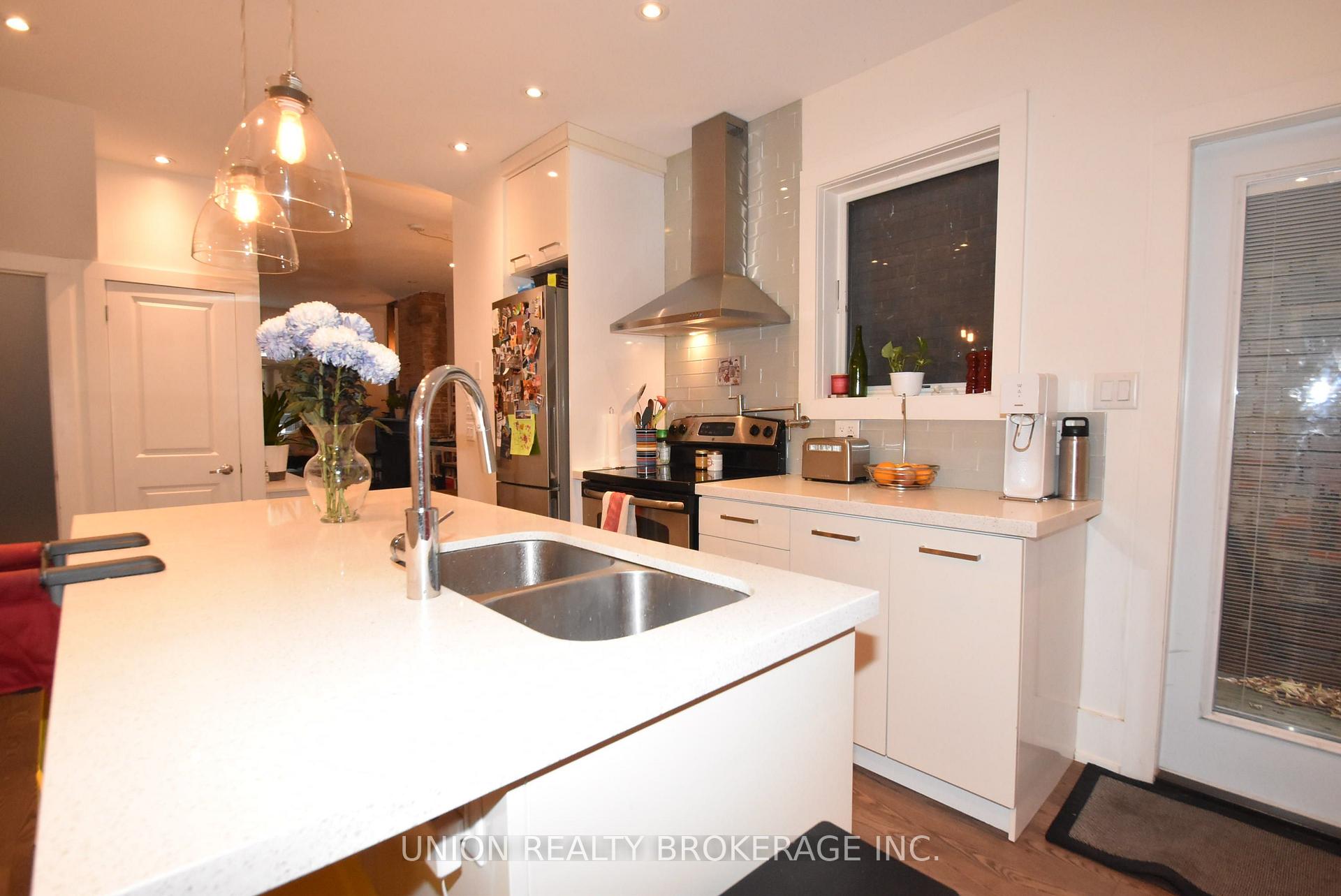 Photo 8 of Unit 1, 66 Lansdowne Avenue, Toronto, Roncesvalles — HOMEH