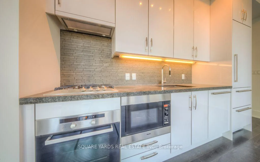 Photo 5 of Unit 302, 39 Queens Quay E, Toronto, Waterfront Communities — HOMEH