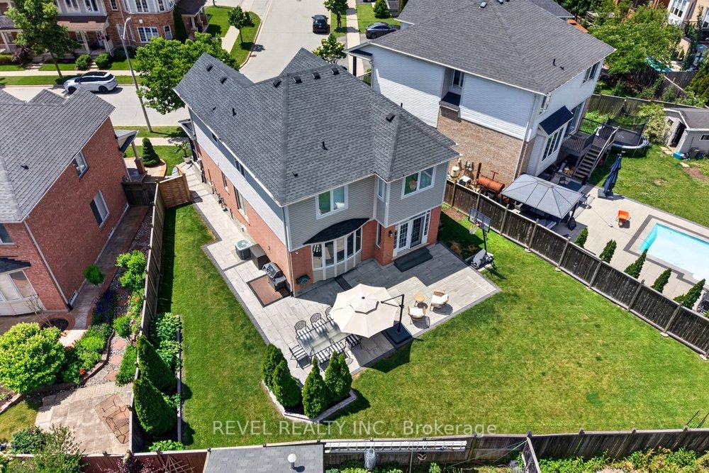 Photo 4 of 3201 Munson Crescent, Burlington, Alton — HOMEH
