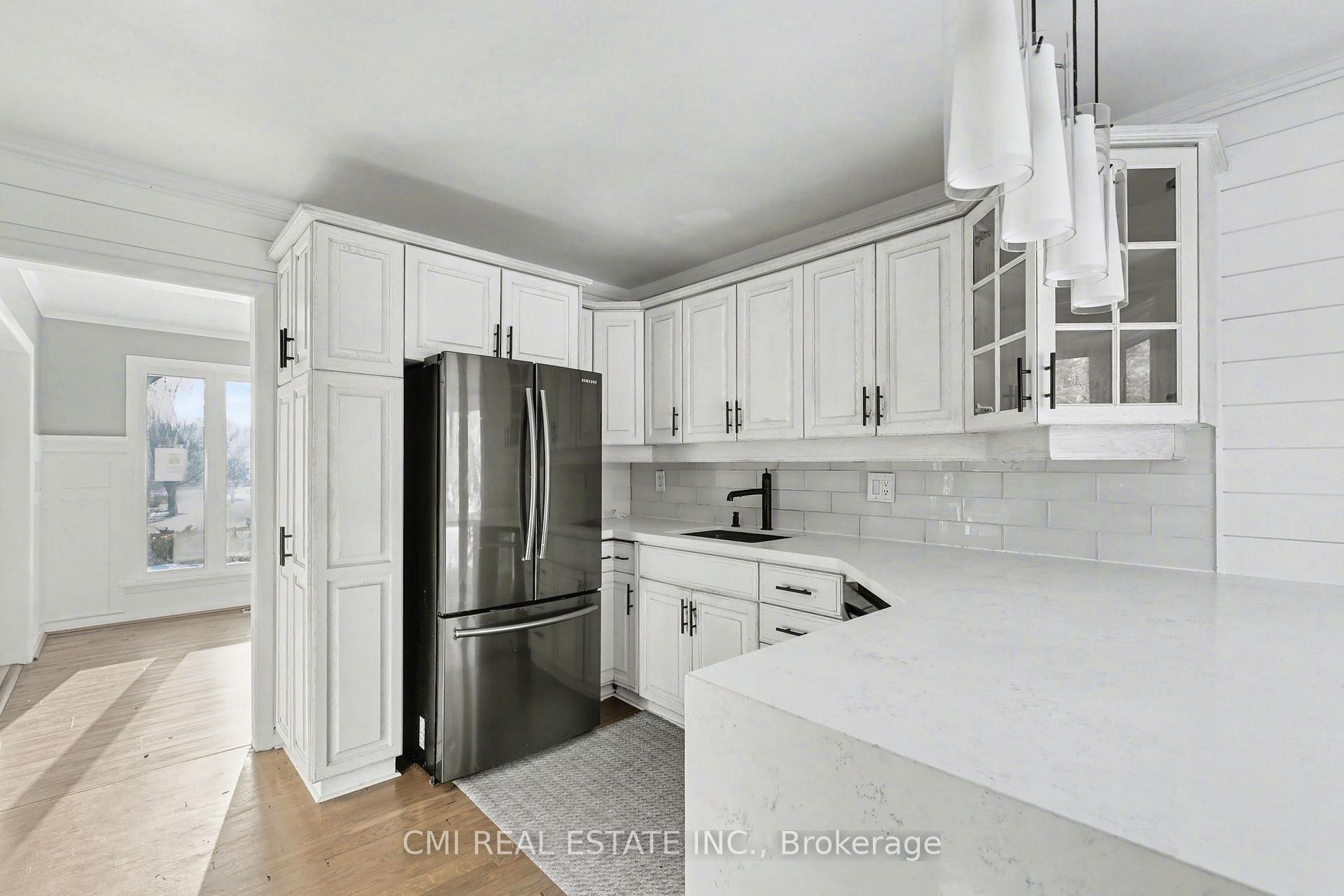 Photo 10 of 645 Riverside Drive, London, North P — HOMEH