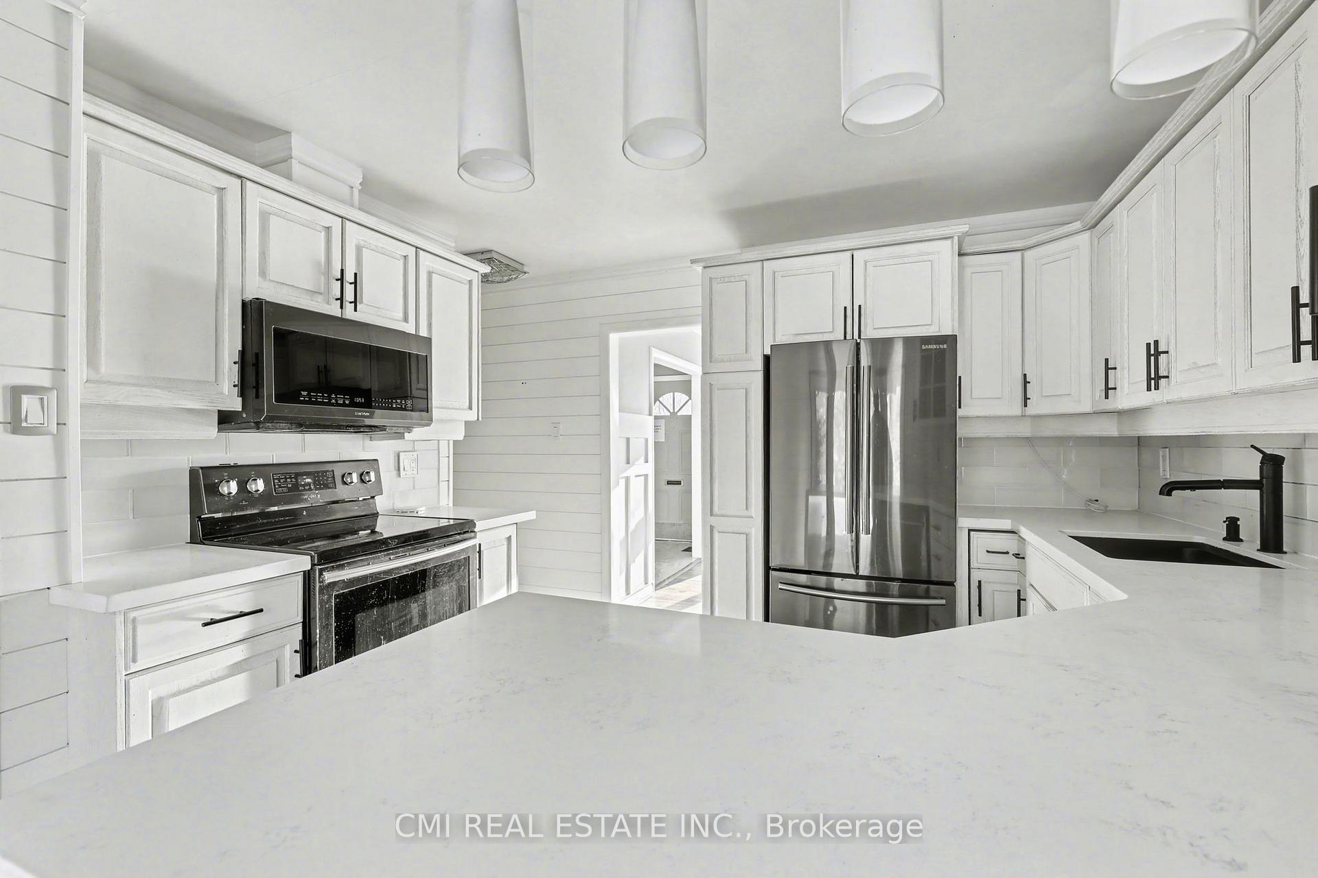Photo 11 of 645 Riverside Drive, London, North P — HOMEH