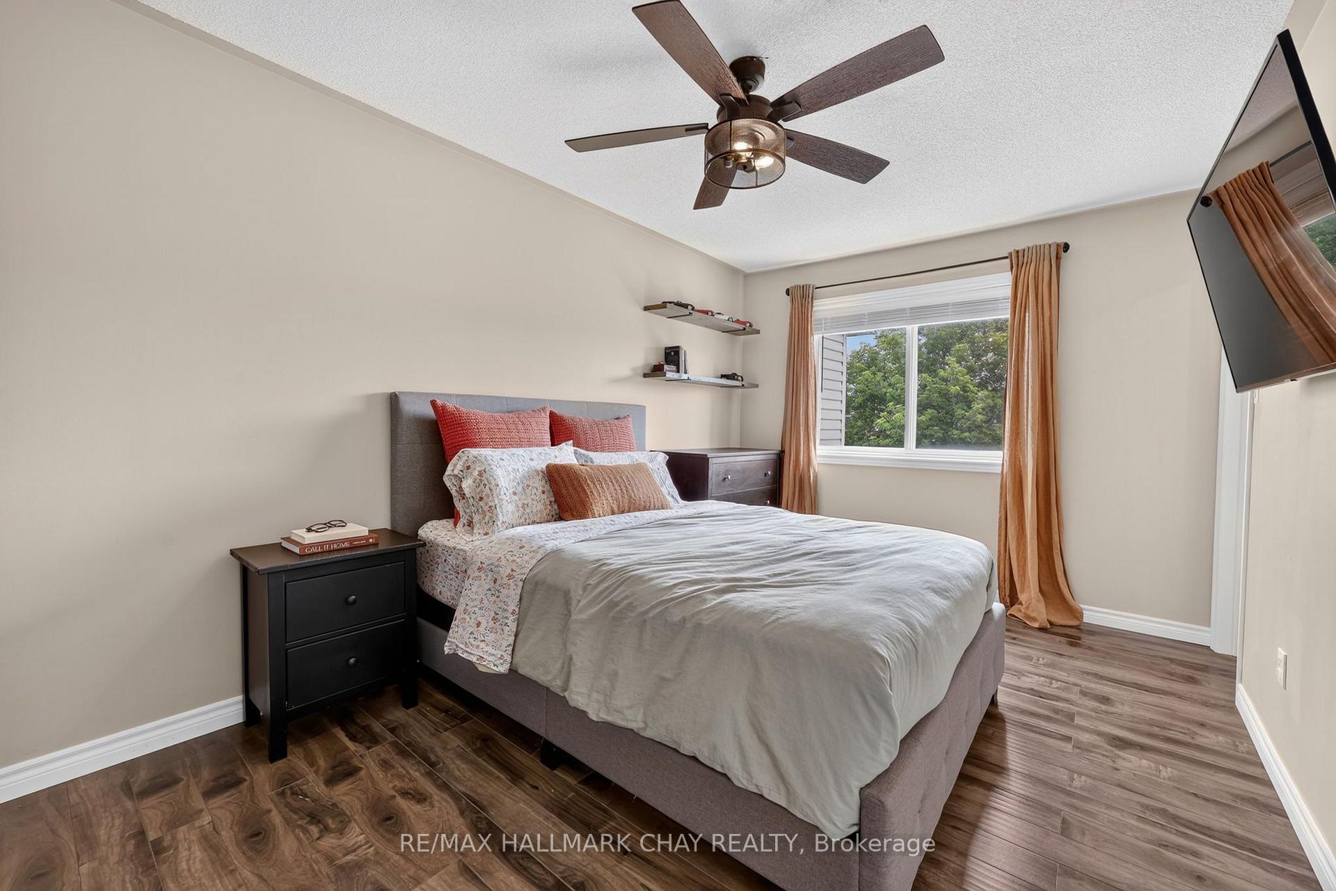Photo 15 of 65 Pickett Crescent, Barrie, Painswick North — HOMEH