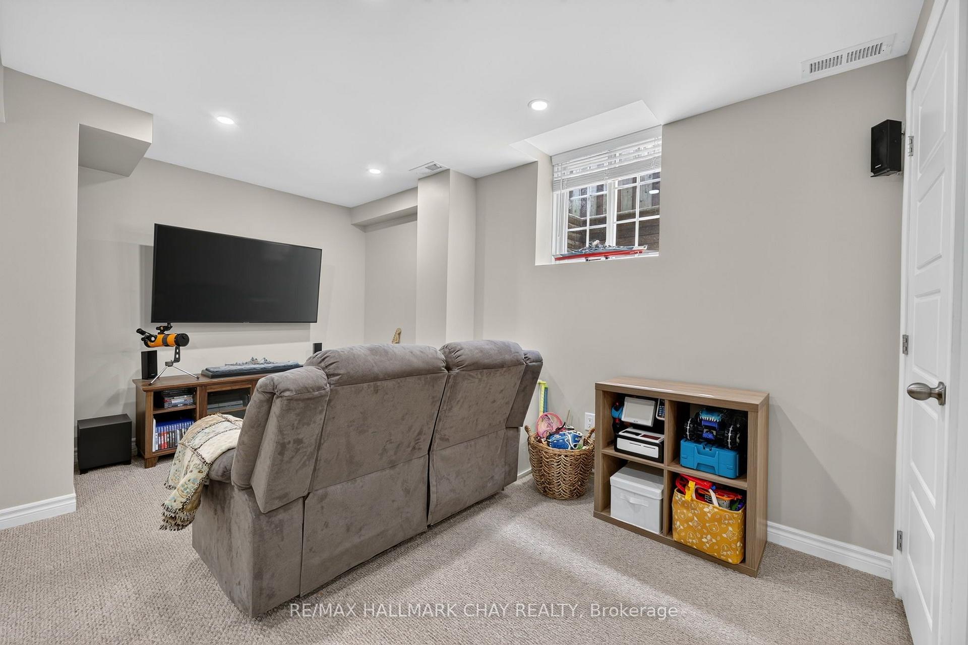 Photo 22 of 65 Pickett Crescent, Barrie, Painswick North — HOMEH