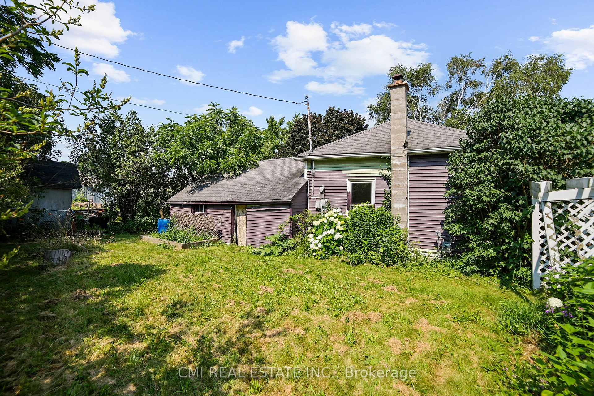 Photo 4 of 120 Second Avenue E, Shelburne — HOMEH