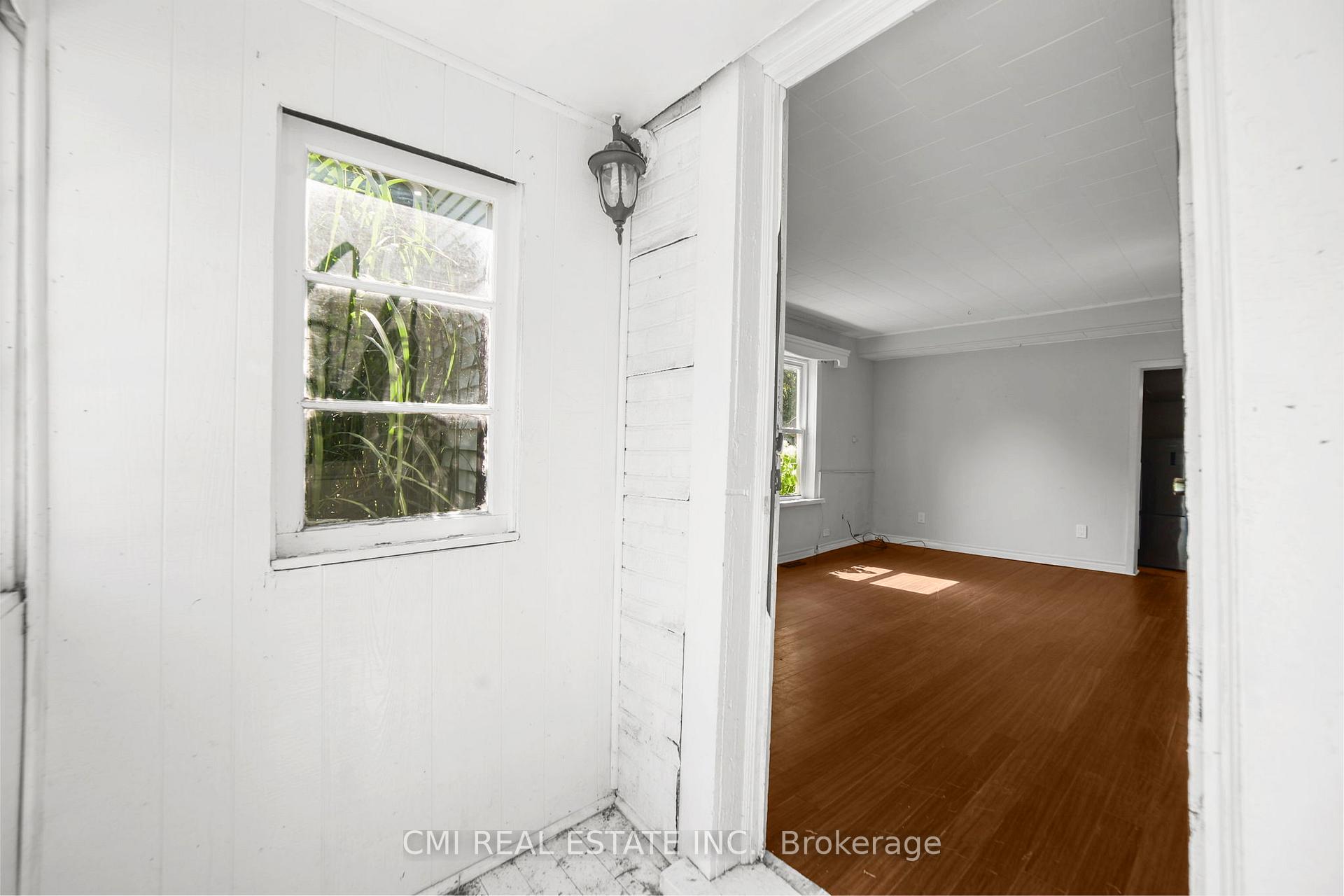 Photo 7 of 120 Second Avenue E, Shelburne — HOMEH