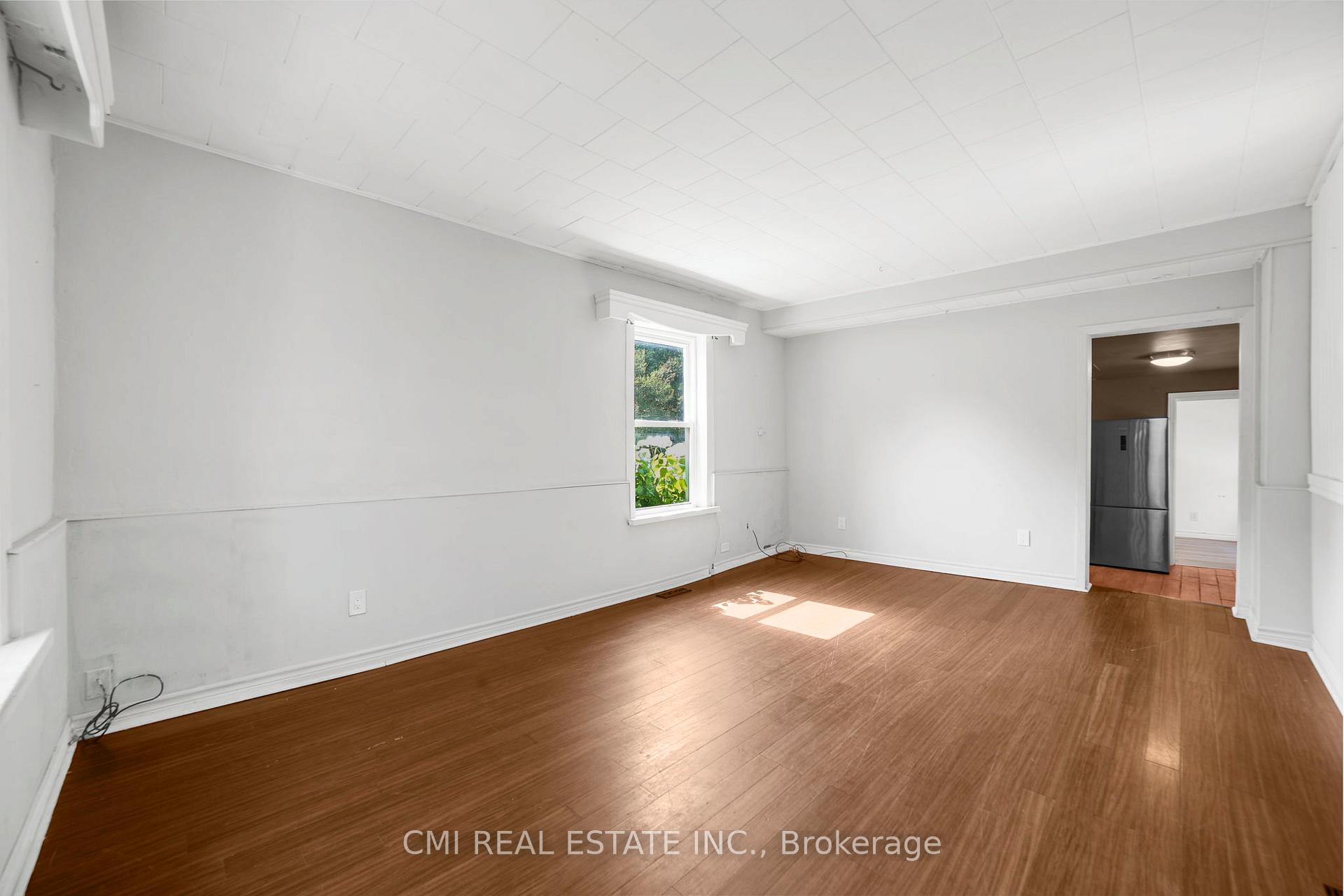 Photo 8 of 120 Second Avenue E, Shelburne — HOMEH