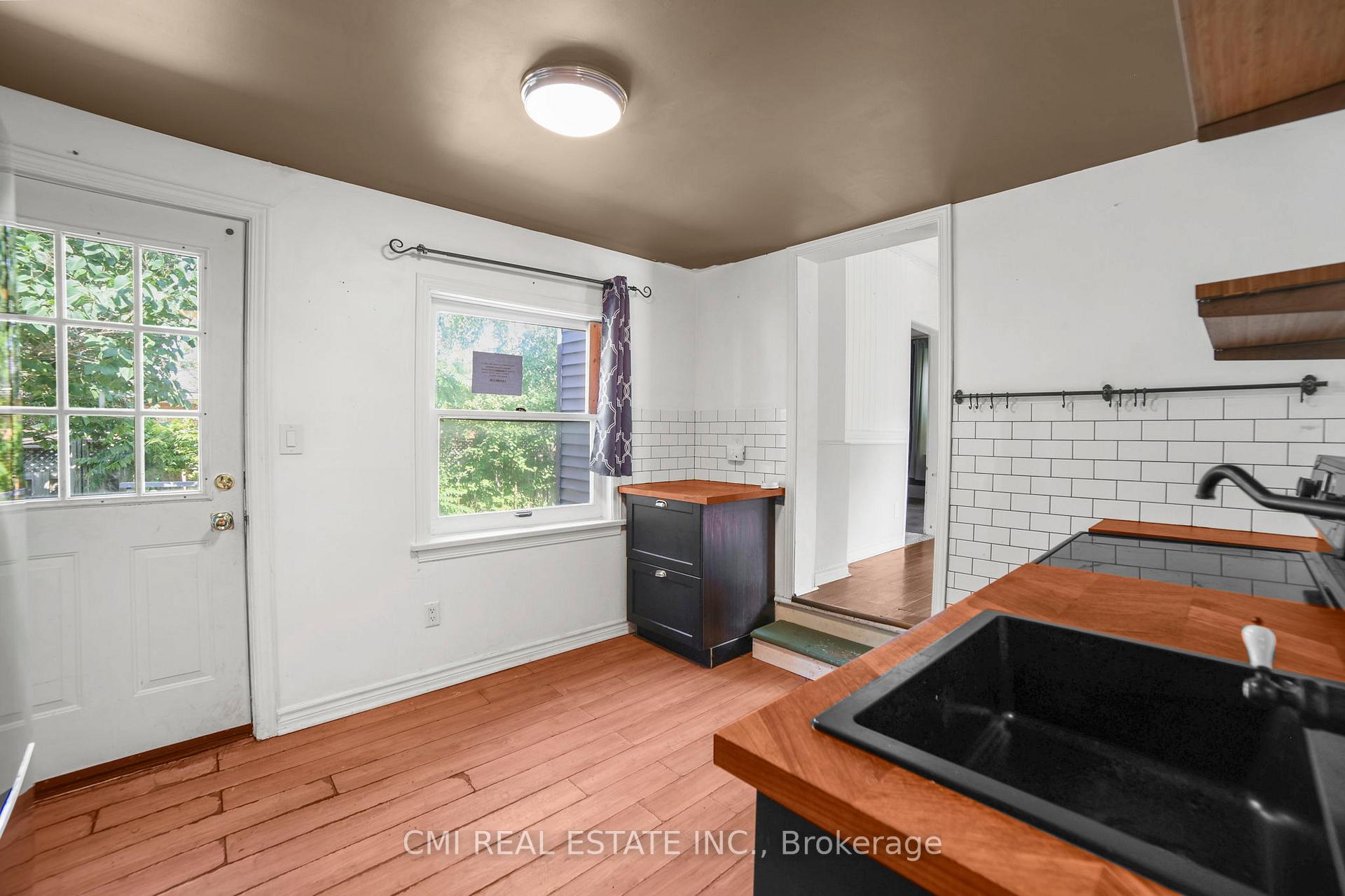 Photo 9 of 120 Second Avenue E, Shelburne — HOMEH