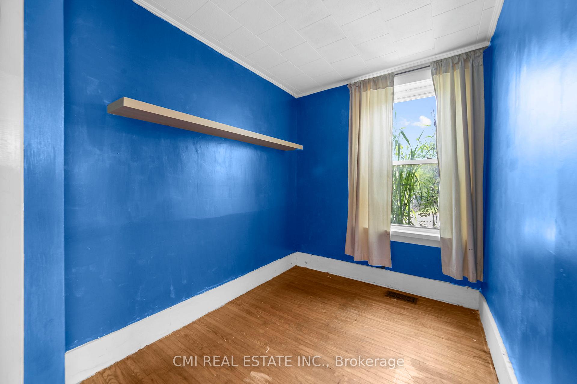 Photo 15 of 120 Second Avenue E, Shelburne — HOMEH