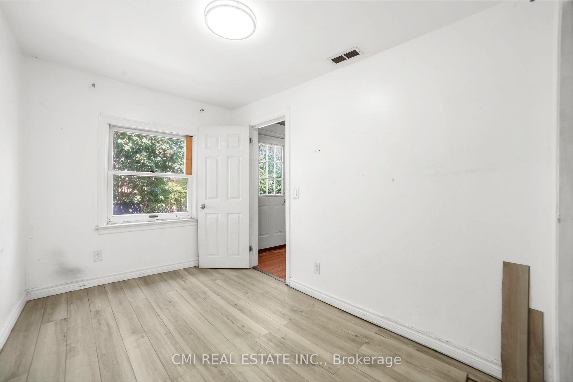 Photo 17 of 120 Second Avenue E, Shelburne — HOMEH